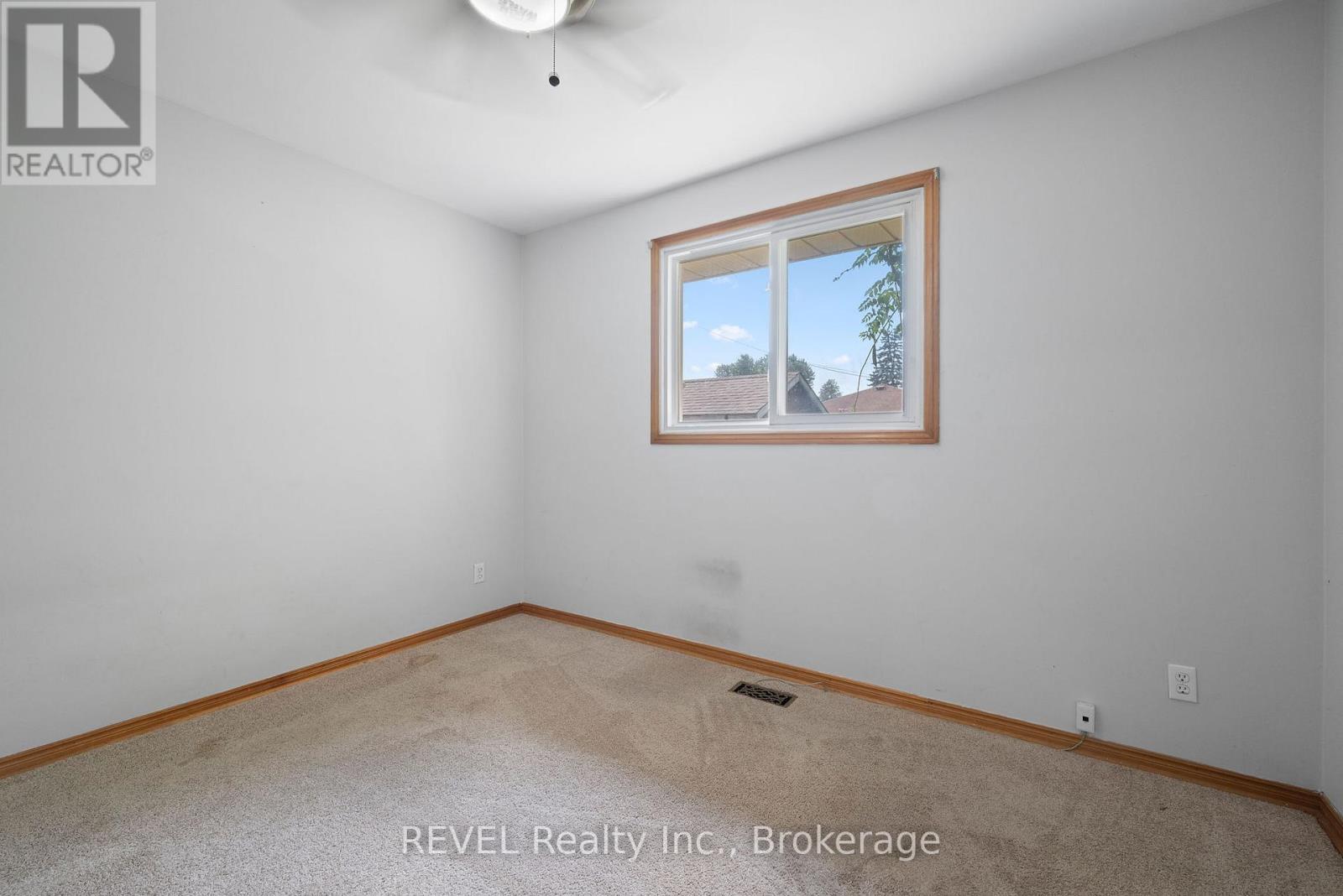 167 Wellington Street, Welland, Ontario  L3B 3N2 - Photo 24 - X12552828