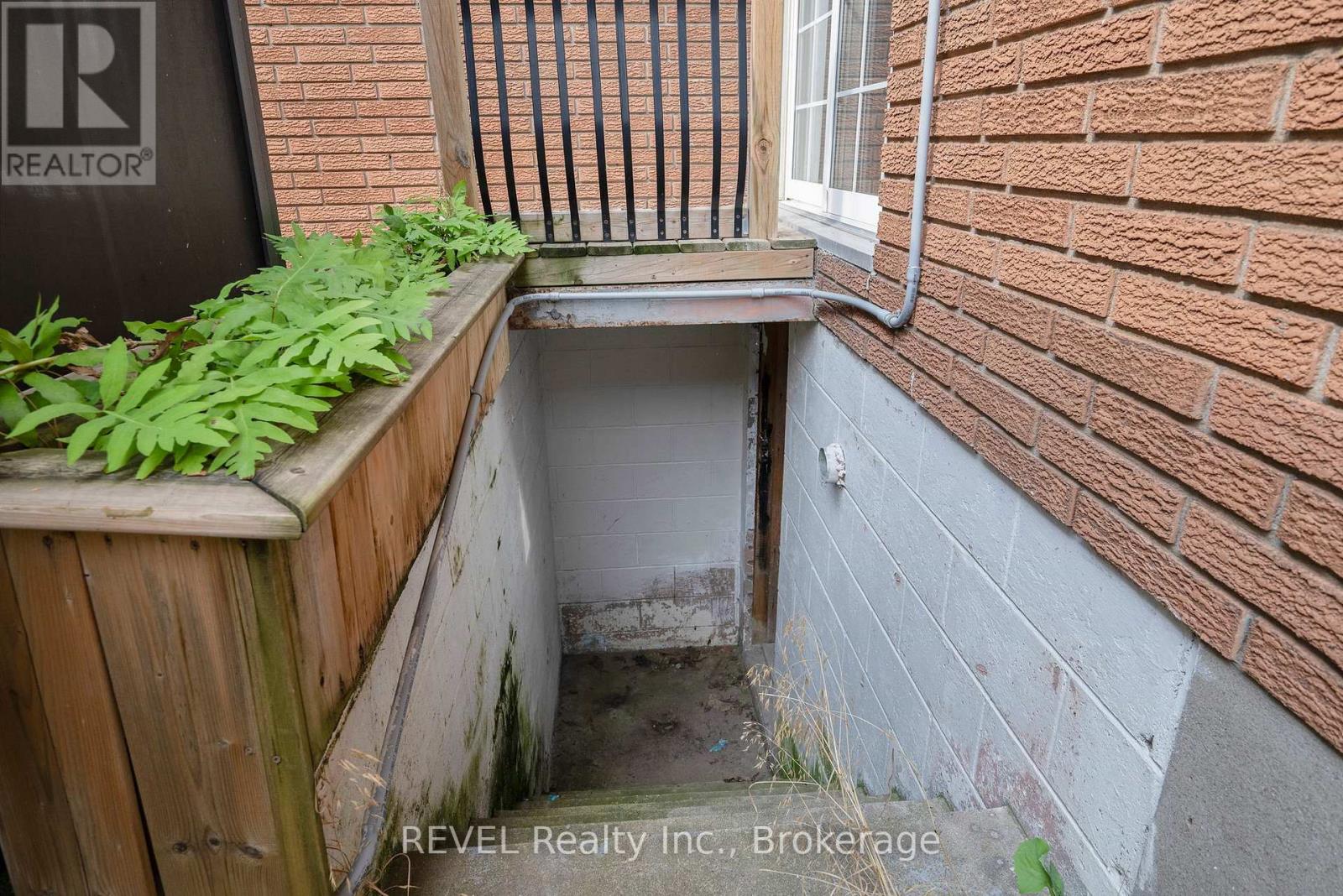 167 Wellington Street, Welland, Ontario  L3B 3N2 - Photo 35 - X12552828