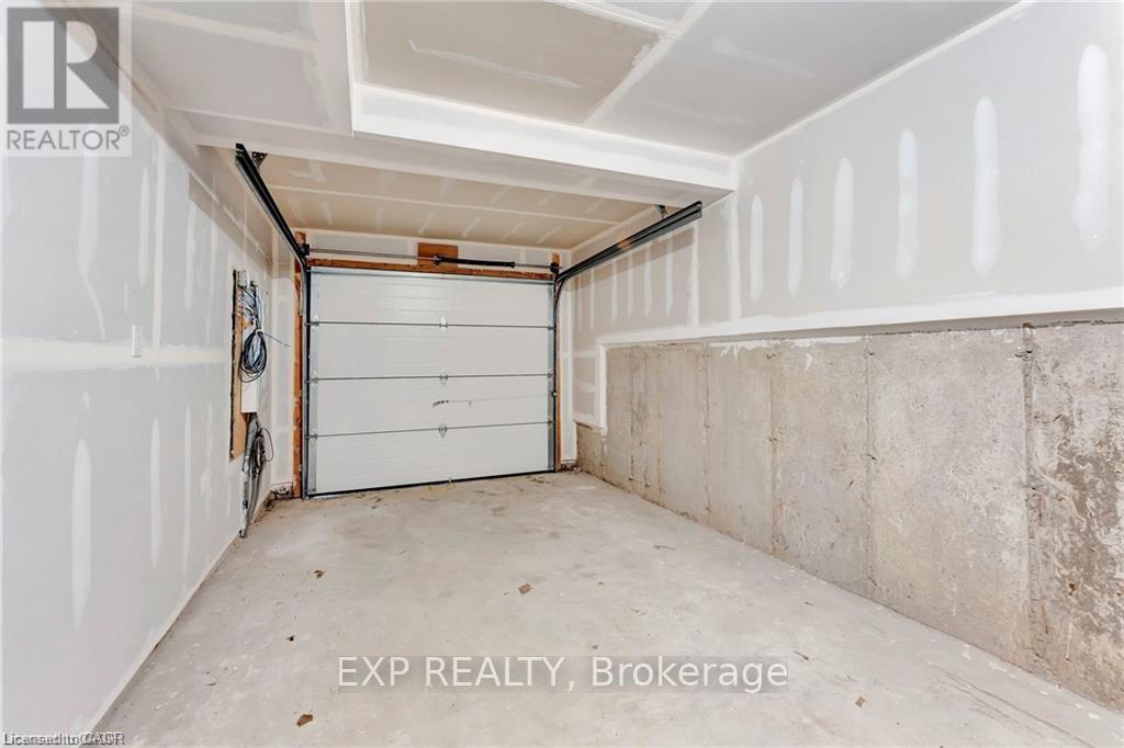 39 - 99 Roger Street, Kitchener, Ontario  N2J 0G1 - Photo 10 - X12552654