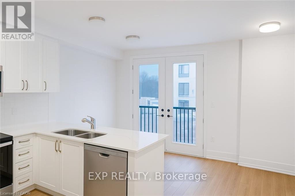 39 - 99 Roger Street, Kitchener, Ontario  N2J 0G1 - Photo 2 - X12552654