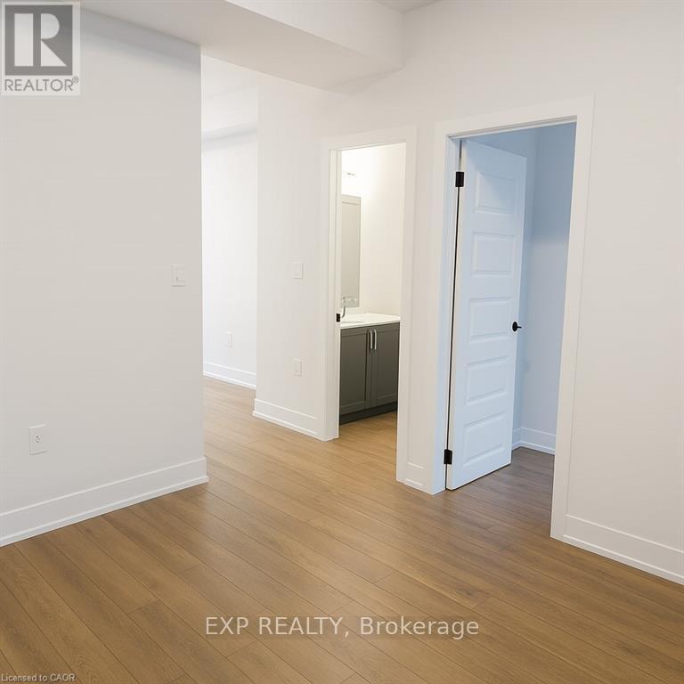 39 - 99 Roger Street, Kitchener, Ontario  N2J 0G1 - Photo 4 - X12552654