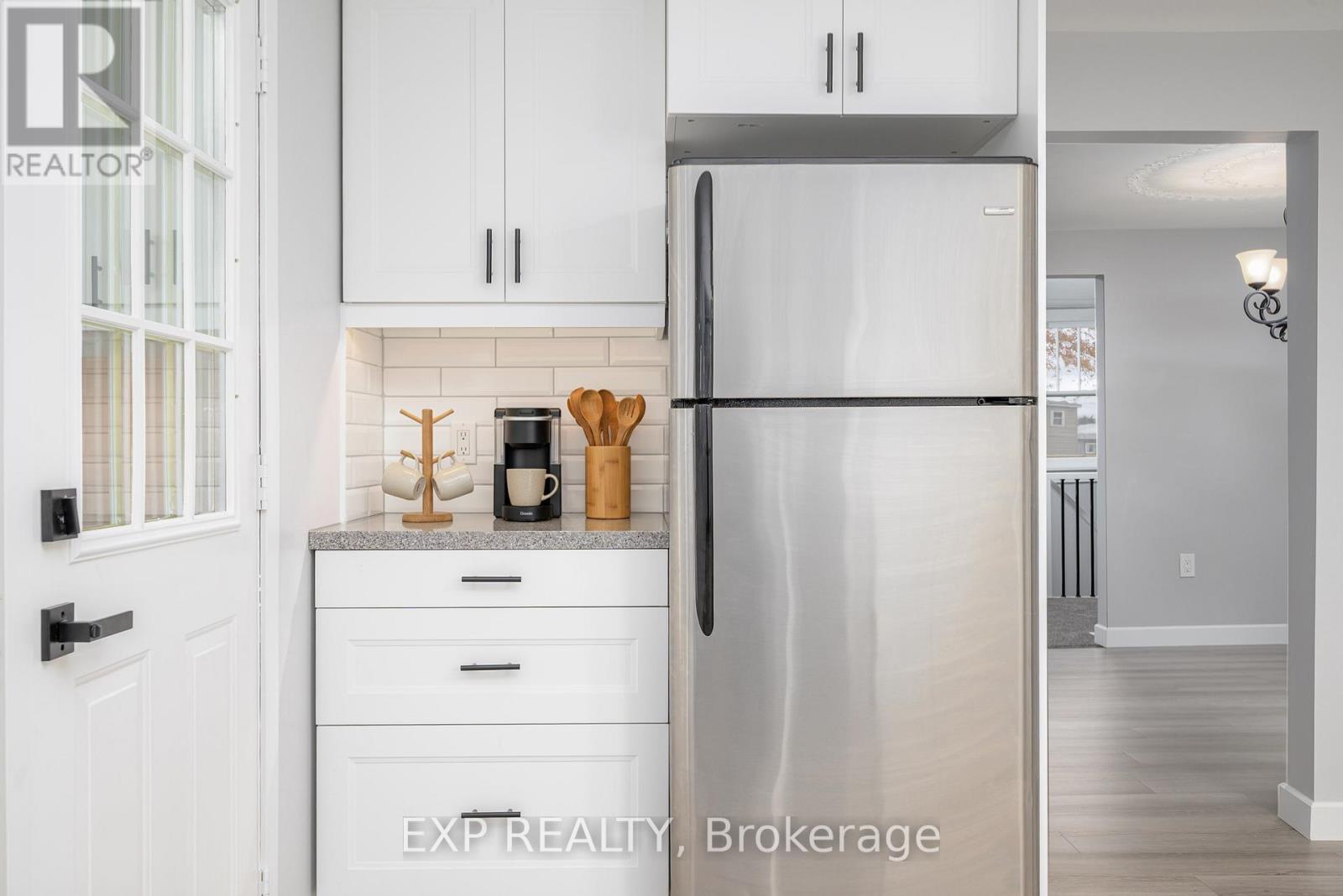 46 Young Street, Hastings Highlands, Ontario  K0L 2S0 - Photo 17 - X12552682