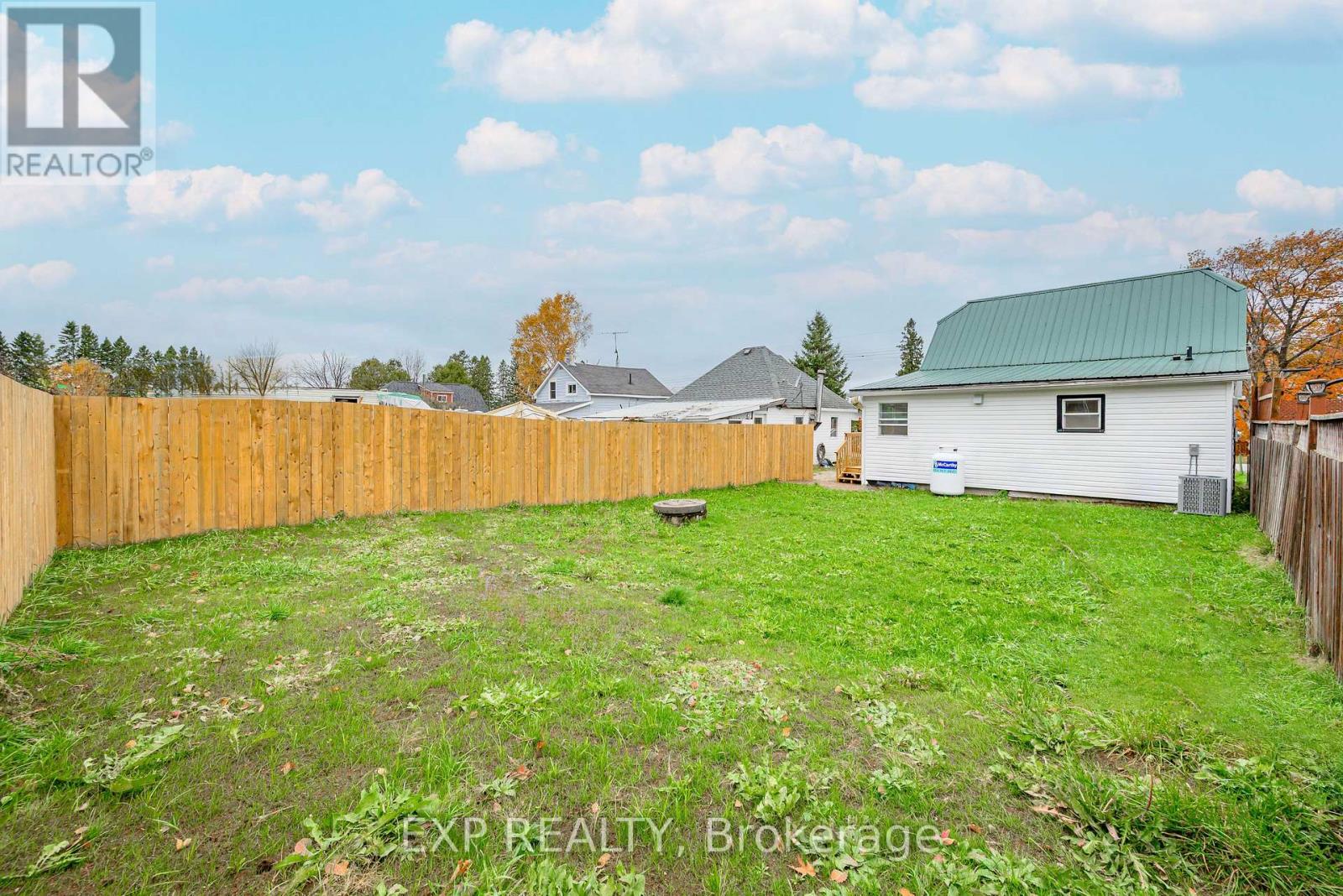 46 Young Street, Hastings Highlands, Ontario  K0L 2S0 - Photo 44 - X12552682