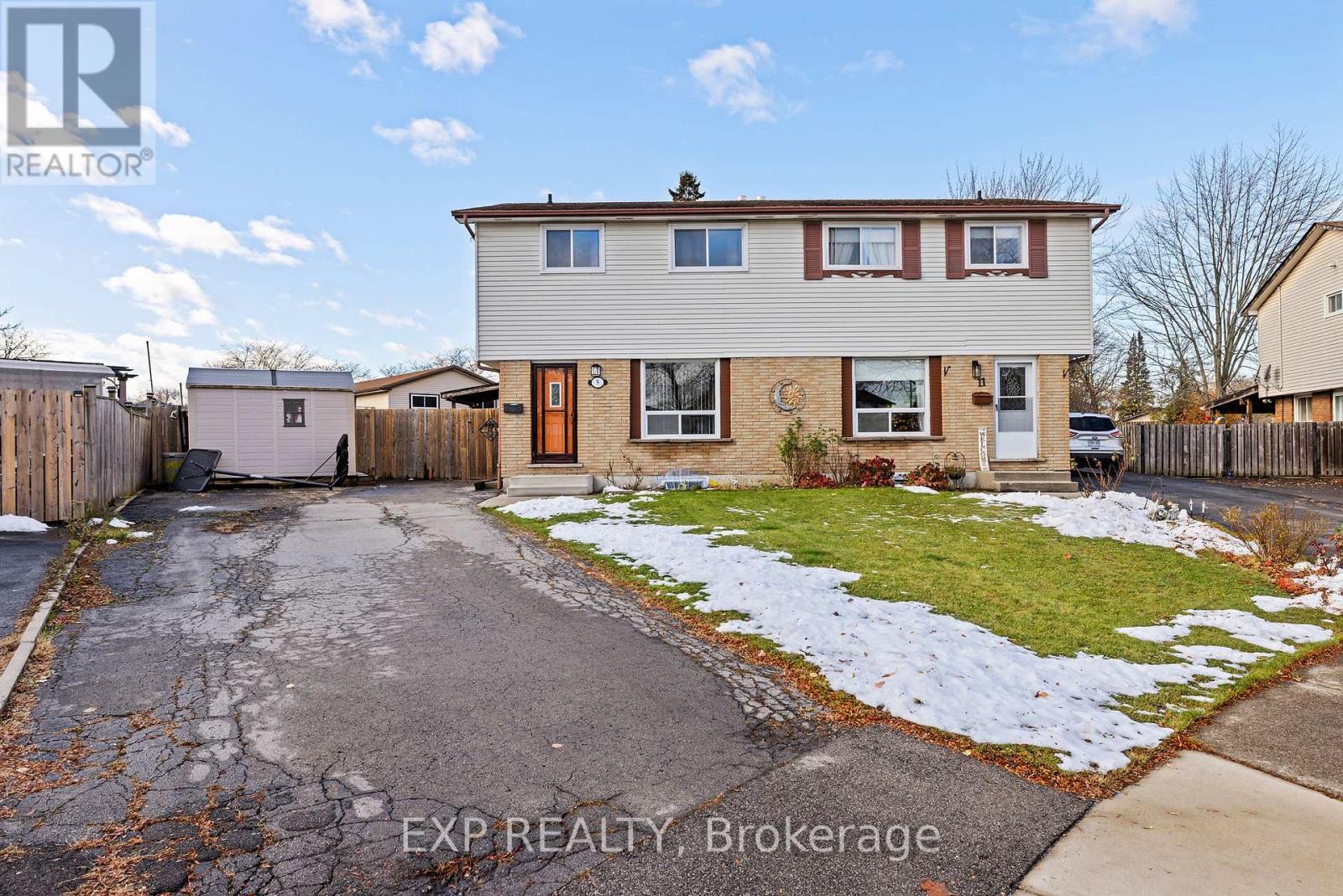 9 Cleveland Place, Hamilton, Ontario  L8J 1M9 - Photo 2 - X12552754