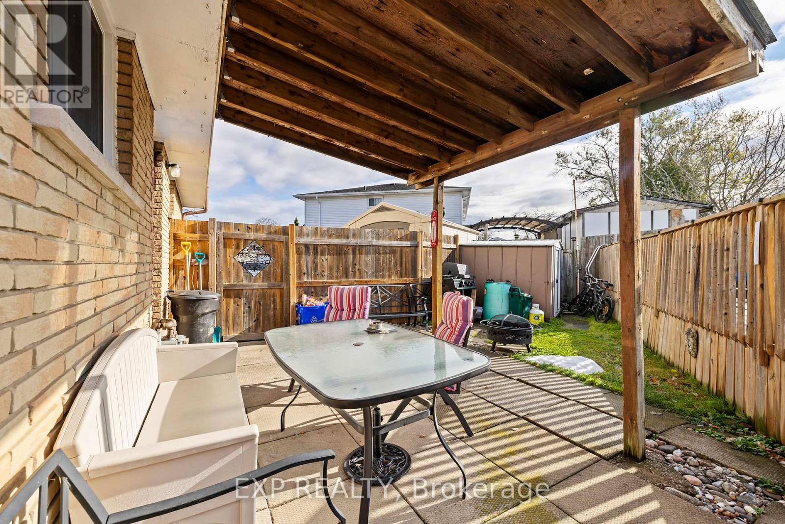 9 Cleveland Place, Hamilton, Ontario  L8J 1M9 - Photo 7 - X12552754