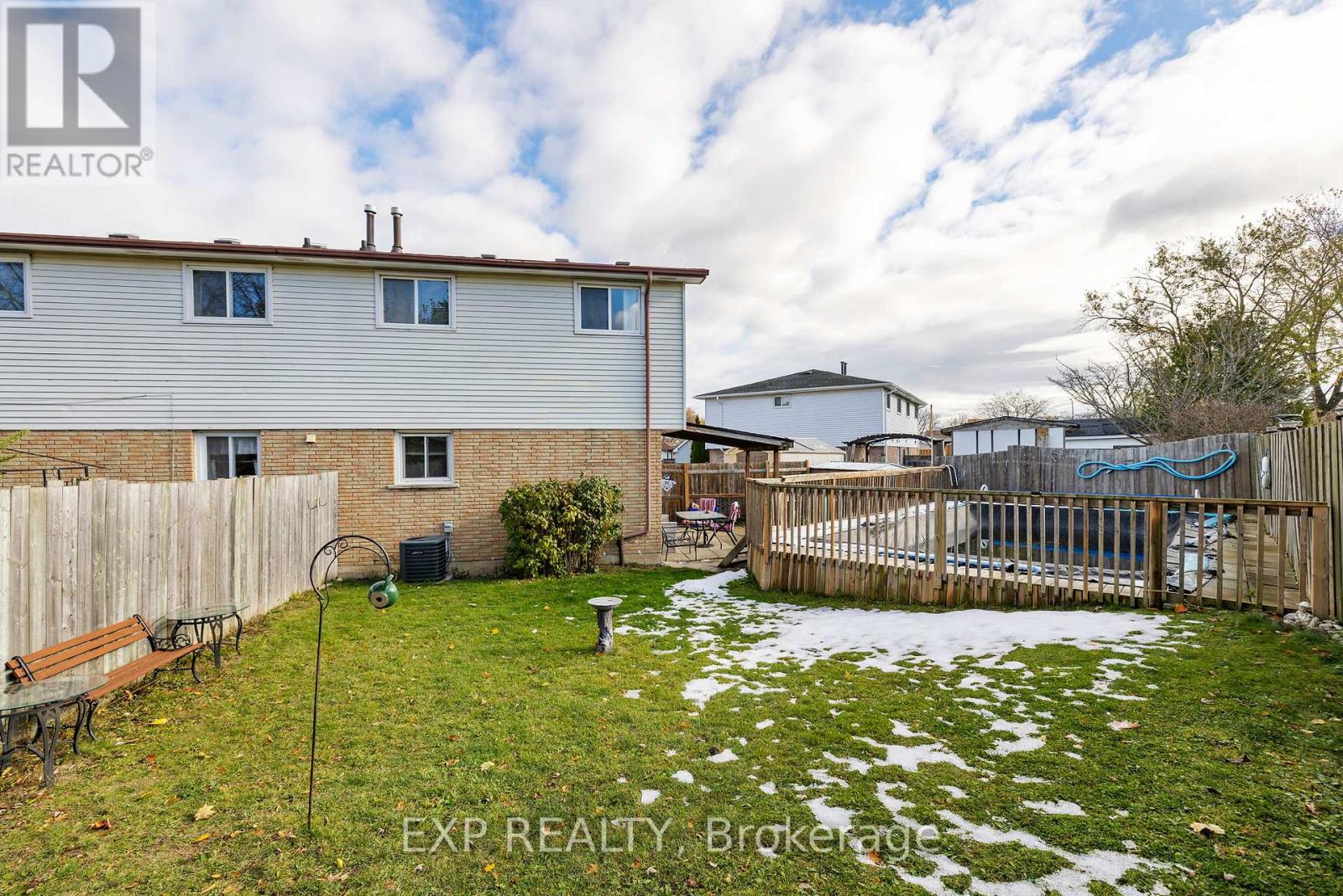 9 Cleveland Place, Hamilton, Ontario  L8J 1M9 - Photo 8 - X12552754