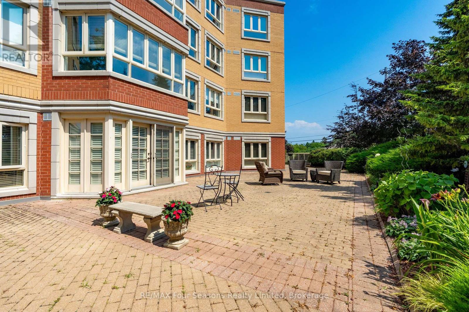 104 - 16 Raglan Street, Collingwood, Ontario  L9Y 4Y2 - Photo 3 - S12552760