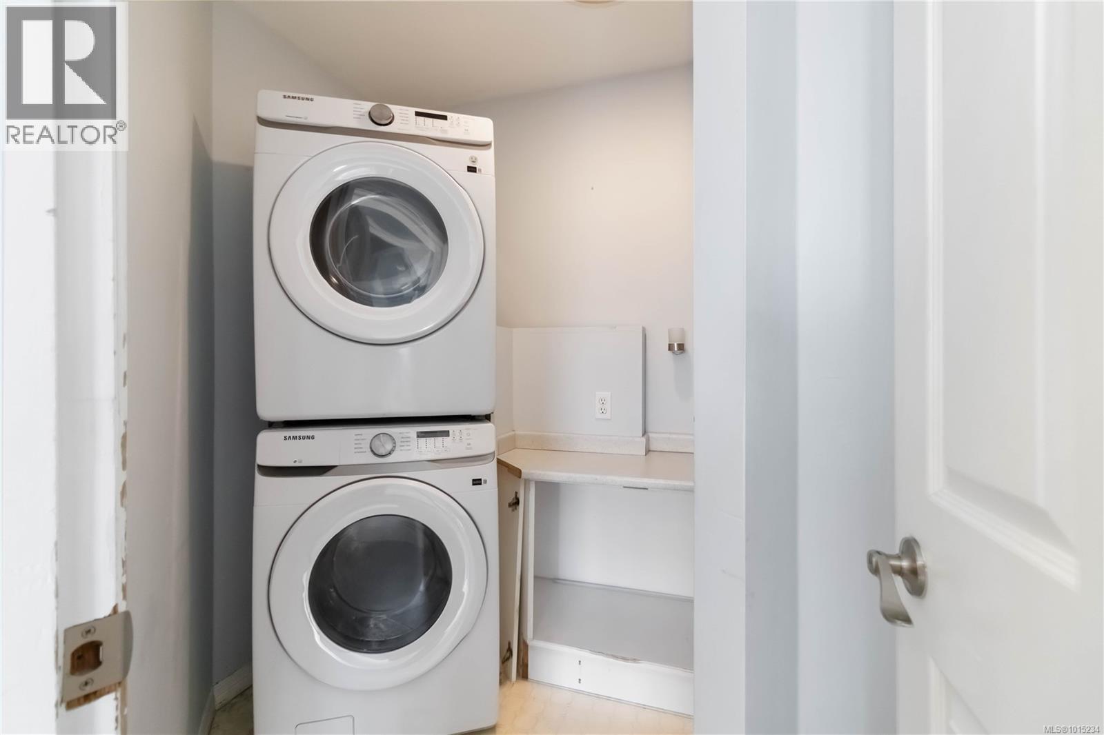 2344 Ocean Ave, Sidney, British Columbia  V8L 4V9 - Photo 31 - 1015234