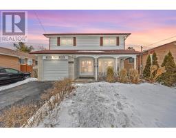 35 ROWALLAN DRIVE, Toronto, Ontario