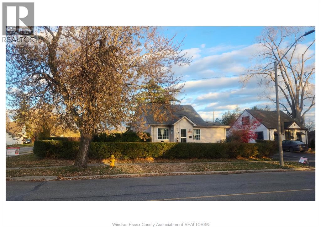 MLS# 25027877: 910 JEFFERSON BOULEVARD, Windsor, Canada