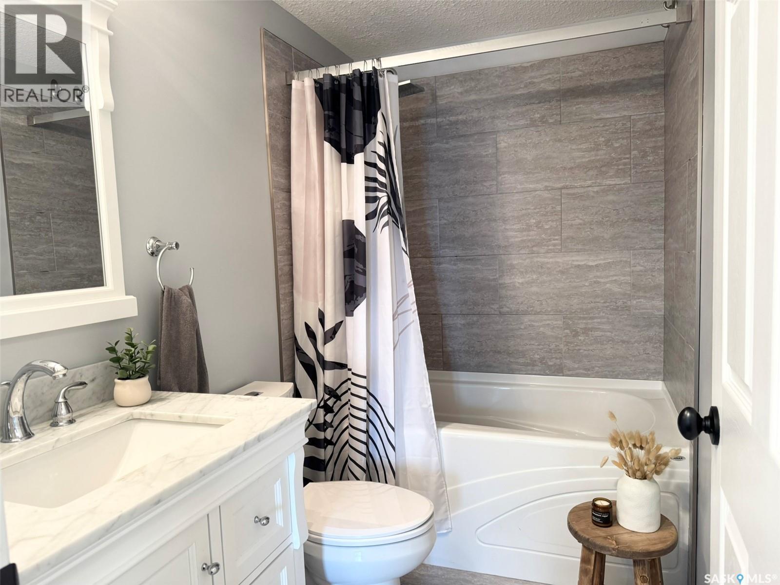 16 Manor Bay, Carlyle, Saskatchewan  S0C 0R0 - Photo 28 - SK024202