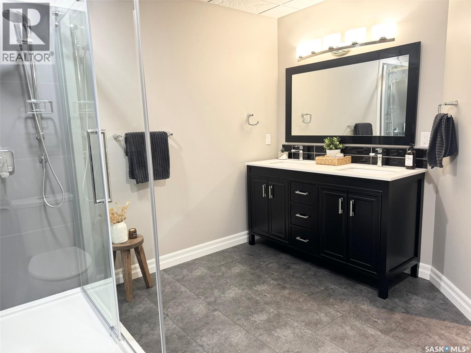 16 Manor Bay, Carlyle, Saskatchewan  S0C 0R0 - Photo 47 - SK024202