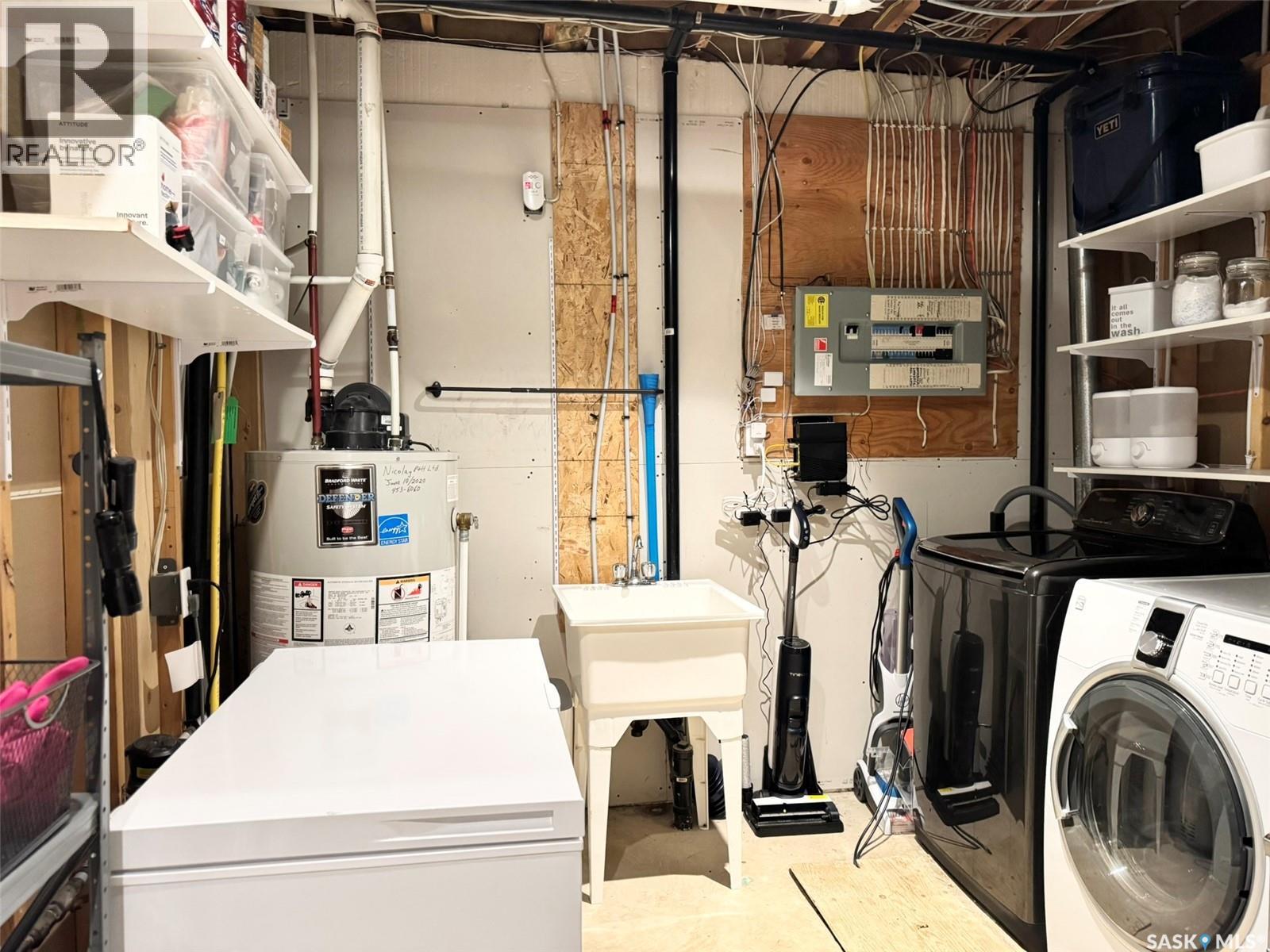 16 Manor Bay, Carlyle, Saskatchewan  S0C 0R0 - Photo 49 - SK024202