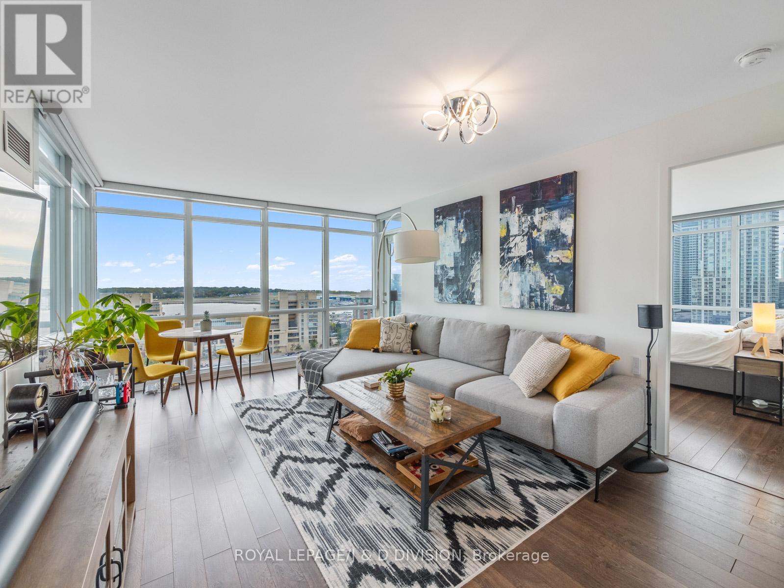 1812 - 15 FORT YORK BOULEVARD, Toronto, Ontario