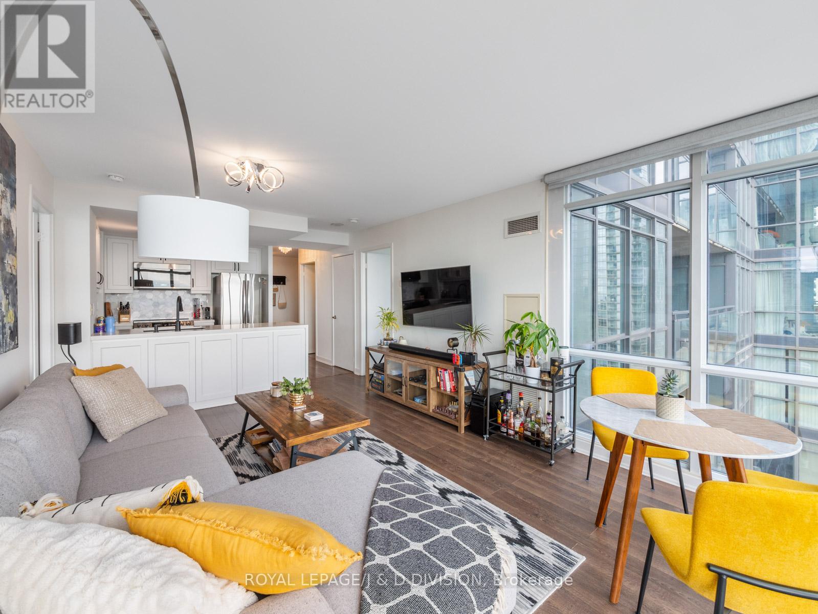 1812 - 15 Fort York Boulevard, Toronto, Ontario  M5V 3Y4 - Photo 10 - C12552782