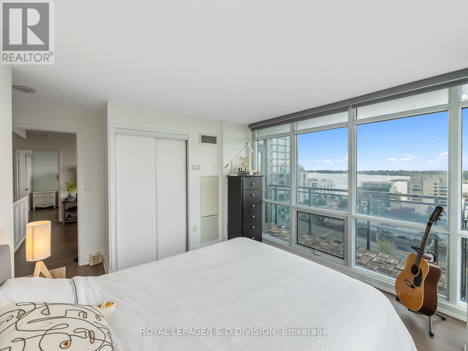 1812 - 15 Fort York Boulevard, Toronto, Ontario  M5V 3Y4 - Photo 16 - C12552782