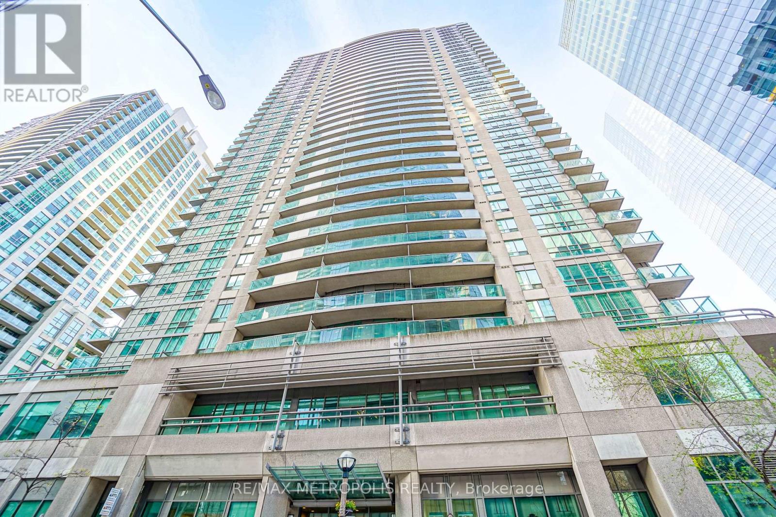 3602 - 30 Grand Trunk Crescent, Toronto, Ontario  M5J 3A4 - Photo 16 - C12552852