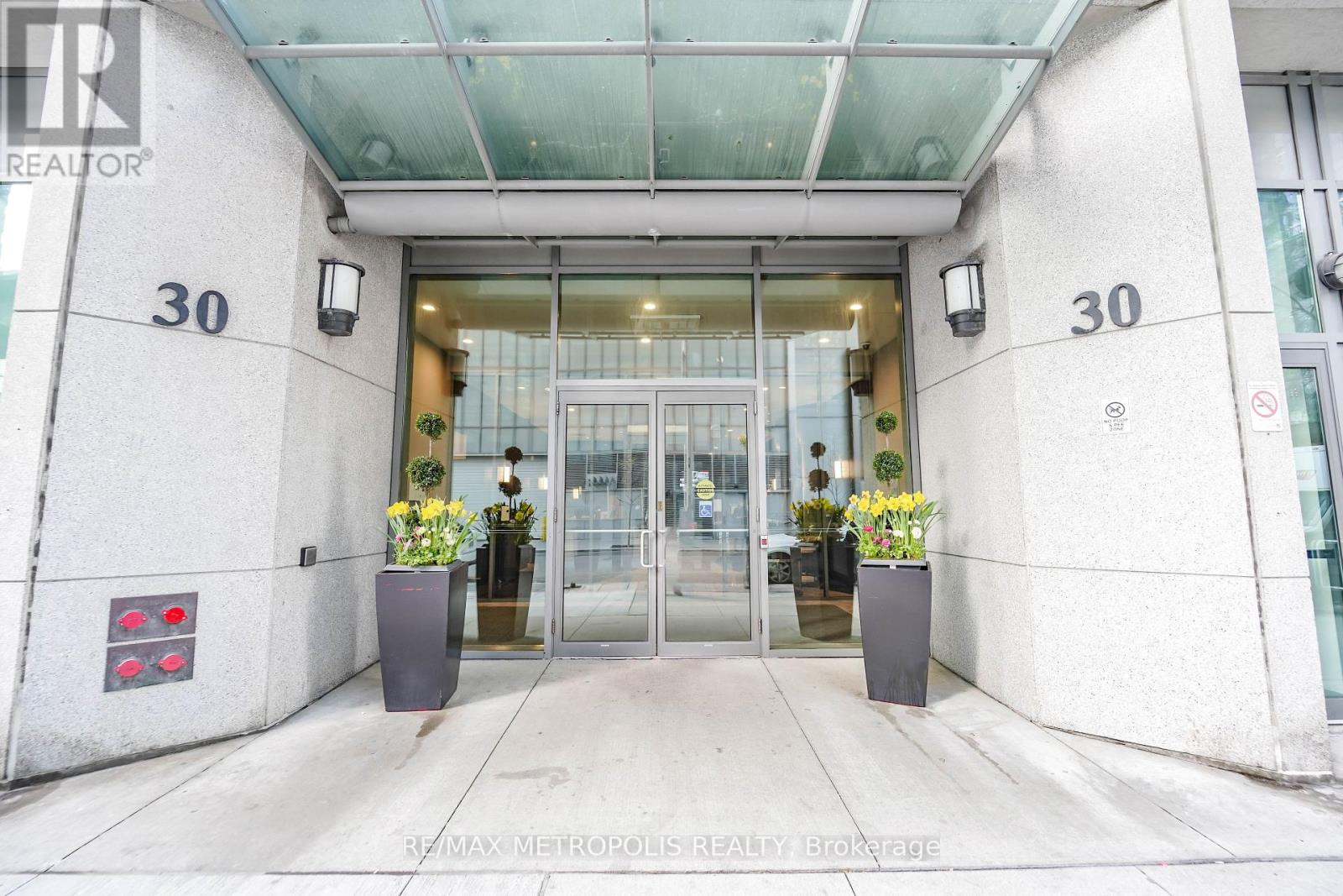 3602 - 30 Grand Trunk Crescent, Toronto, Ontario  M5J 3A4 - Photo 2 - C12552852