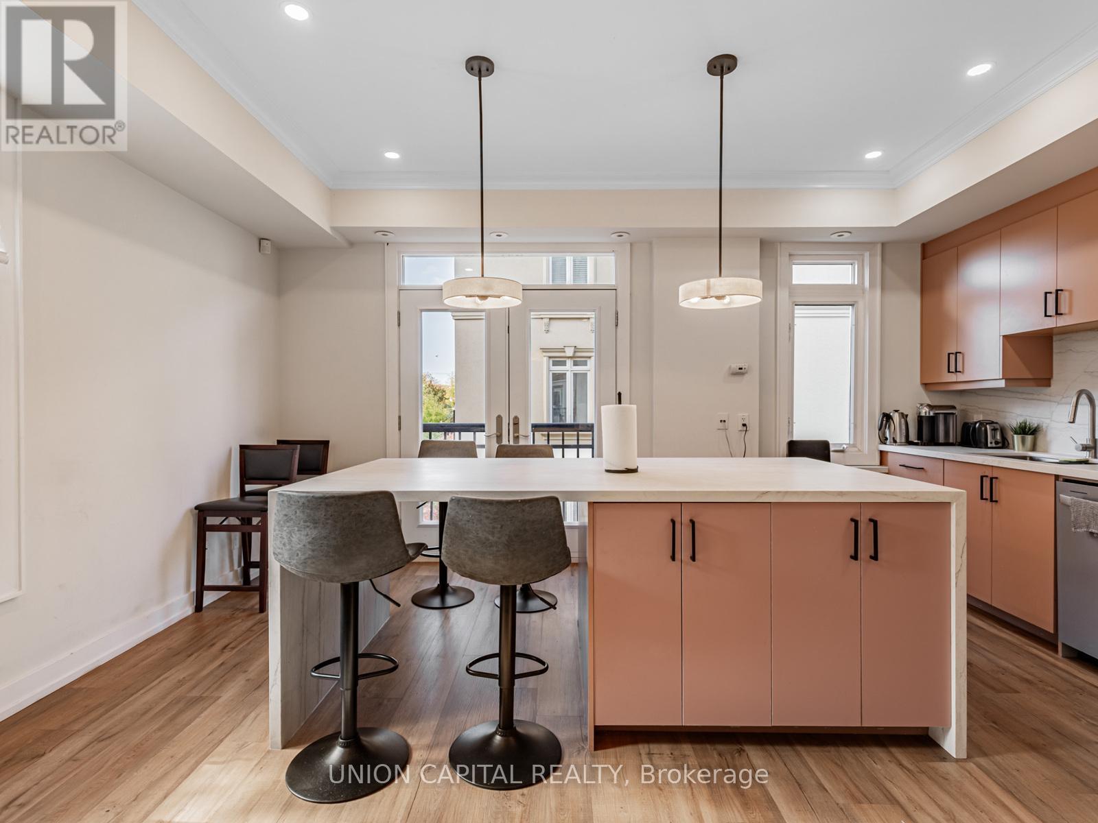 Th3 - 60 Carr Street, Toronto, Ontario  M5T 1B7 - Photo 3 - C12552898