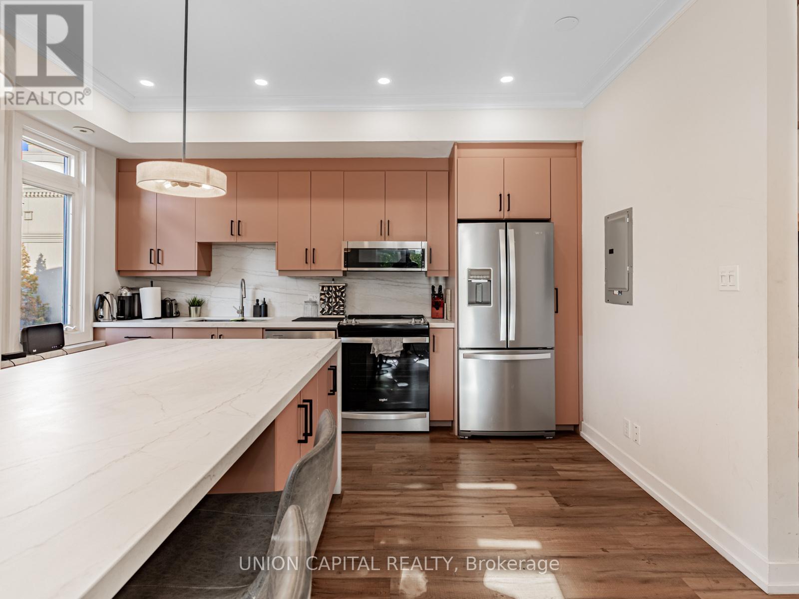 Th3 - 60 Carr Street, Toronto, Ontario  M5T 1B7 - Photo 5 - C12552898