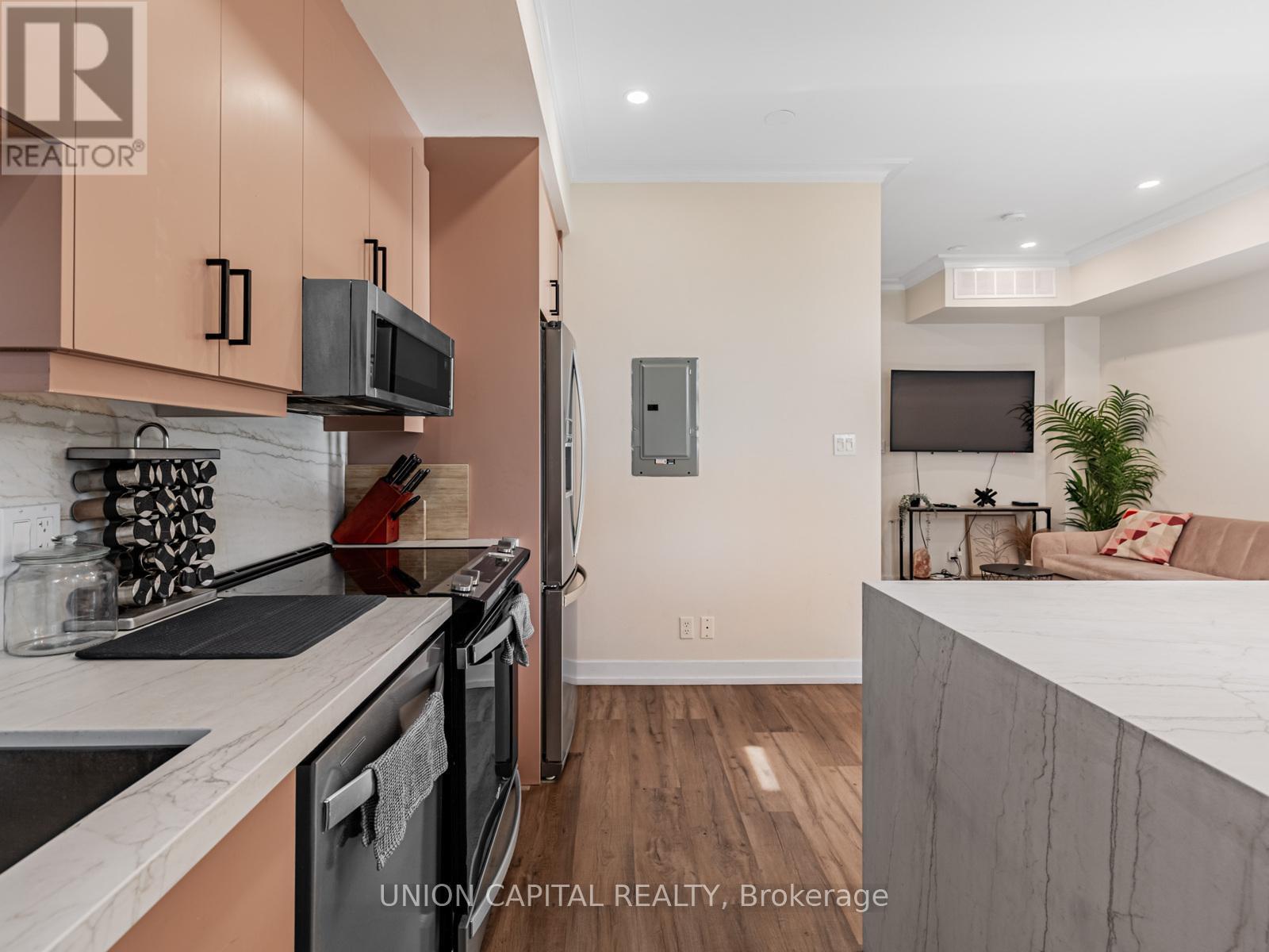 Th3 - 60 Carr Street, Toronto, Ontario  M5T 1B7 - Photo 7 - C12552898