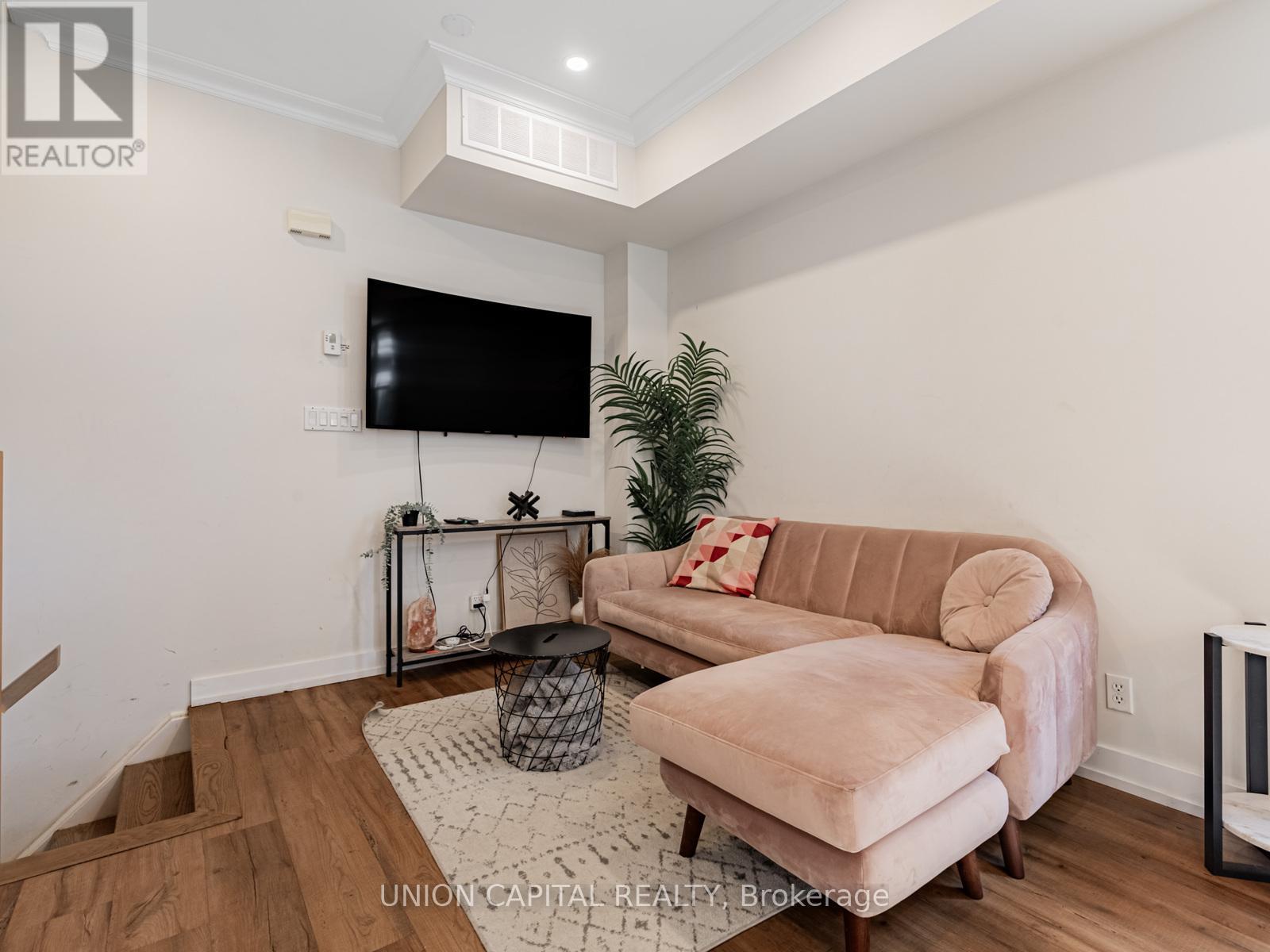 Th3 - 60 Carr Street, Toronto, Ontario  M5T 1B7 - Photo 8 - C12552898