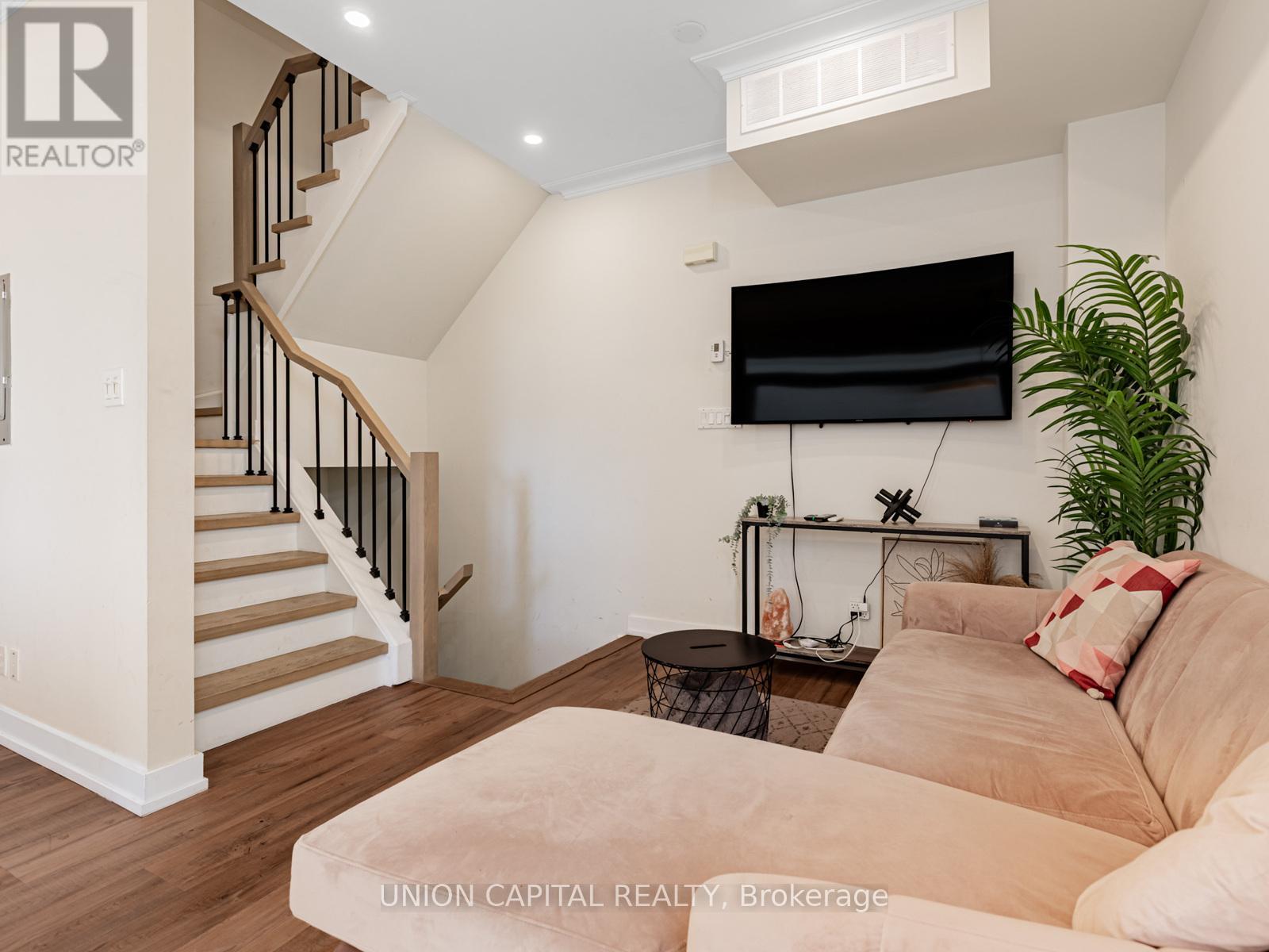 Th3 - 60 Carr Street, Toronto, Ontario  M5T 1B7 - Photo 9 - C12552898