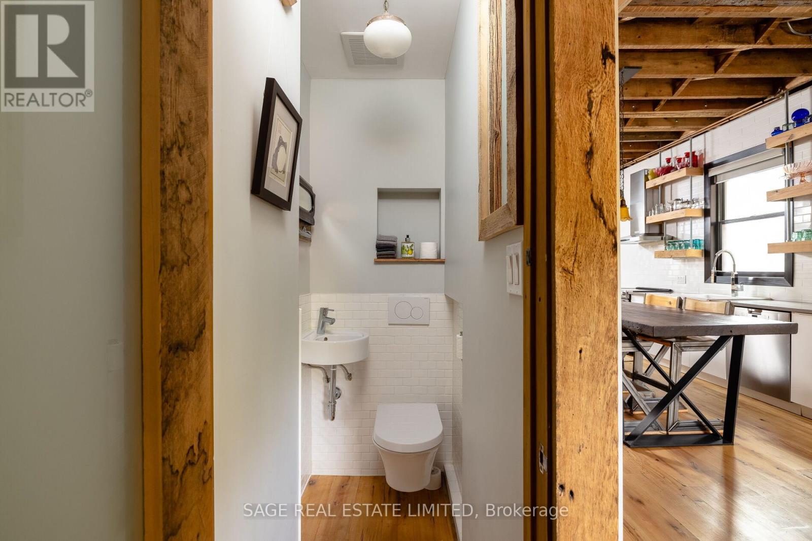 Main/upper - 927 Bathurst Street, Toronto, Ontario  M5R 3G4 - Photo 15 - C12552902