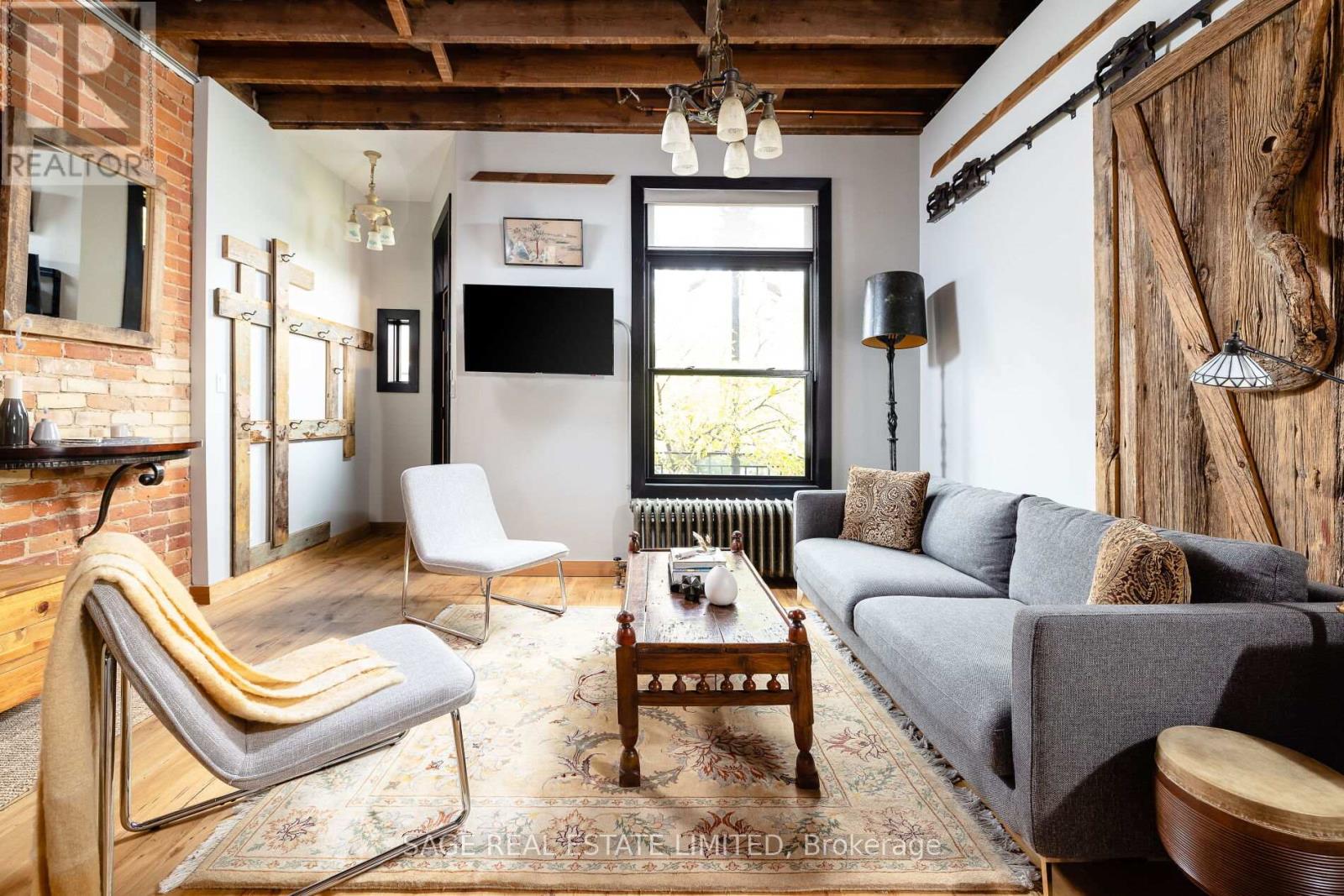 Main/upper - 927 Bathurst Street, Toronto, Ontario  M5R 3G4 - Photo 2 - C12552902