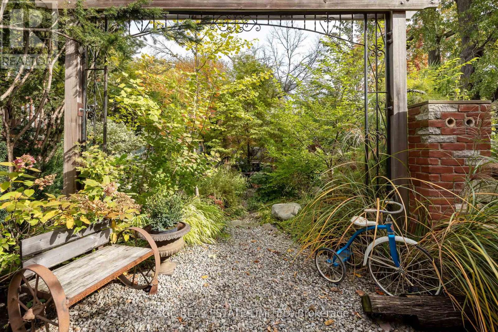 Main/upper - 927 Bathurst Street, Toronto, Ontario  M5R 3G4 - Photo 21 - C12552902