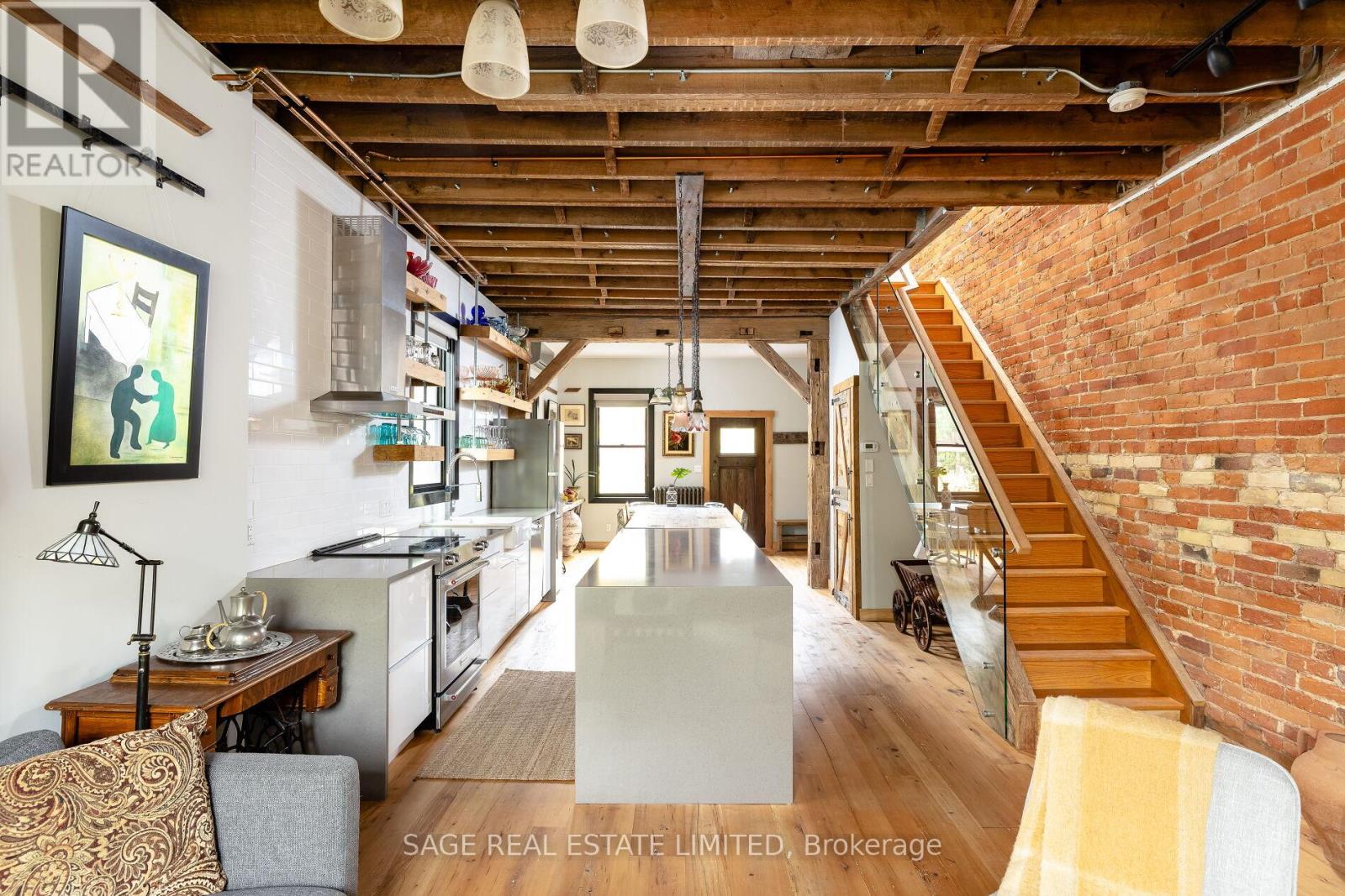 Main/upper - 927 Bathurst Street, Toronto, Ontario  M5R 3G4 - Photo 8 - C12552902