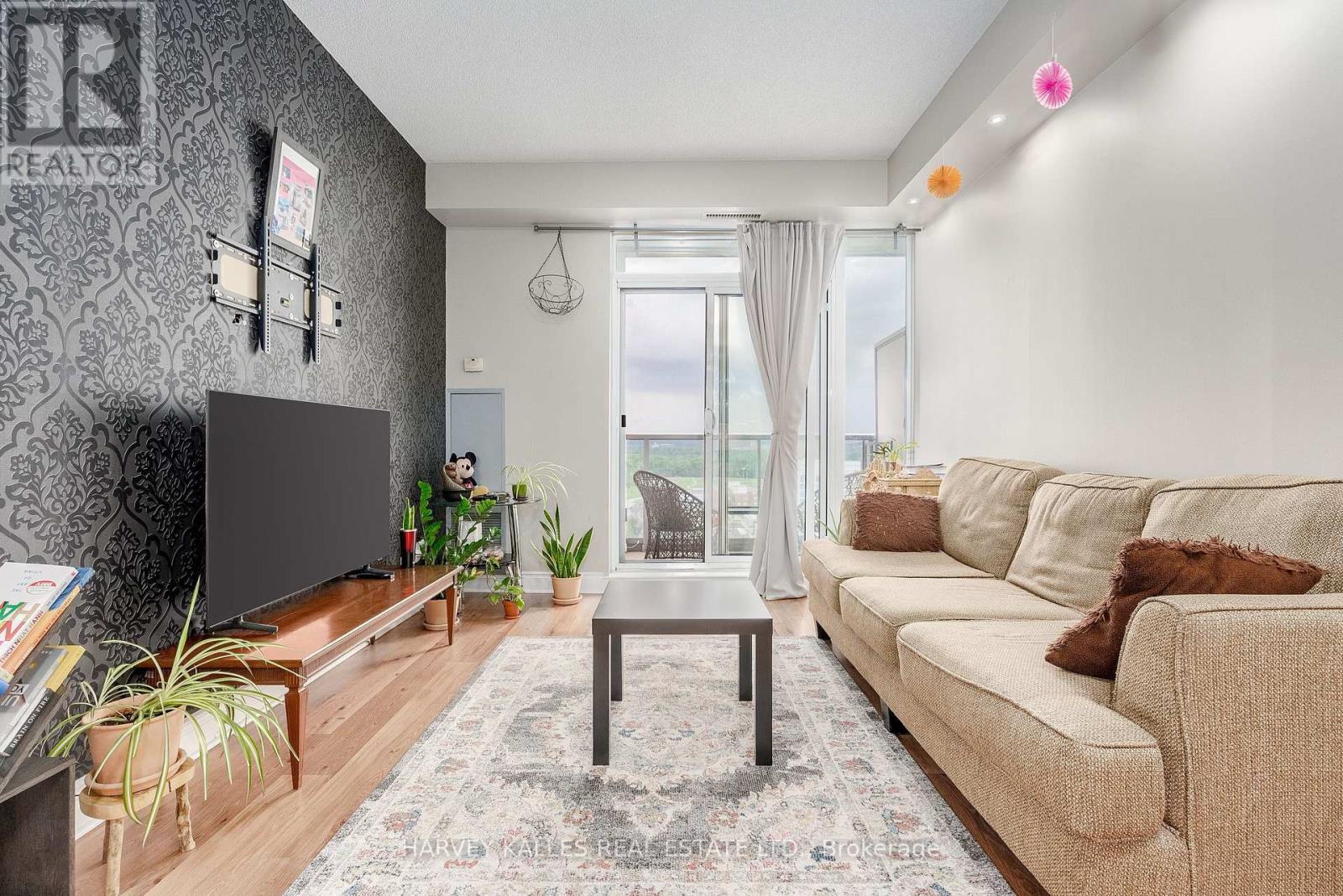 1906 - 7 North Park Road, Vaughan, Ontario  L4J 0C9 - Photo 2 - N12552792