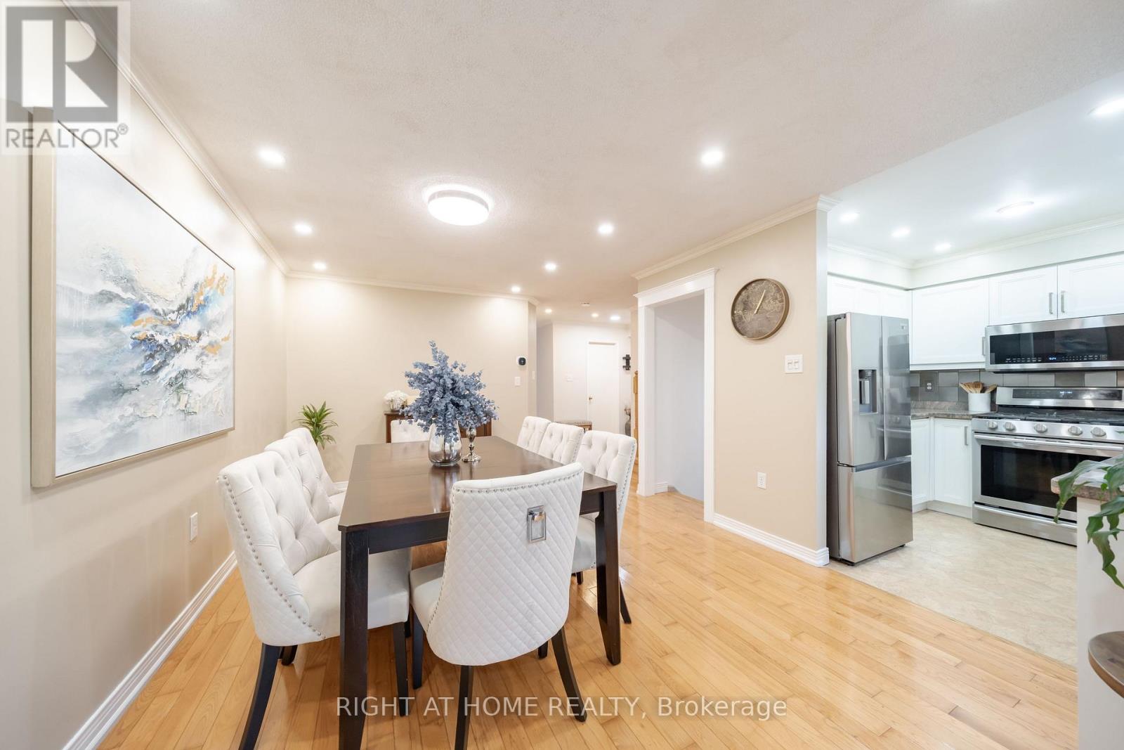 21 - 370 Riddell Court, Newmarket, Ontario L3Y 8M8 - Photo 6 - N12552802