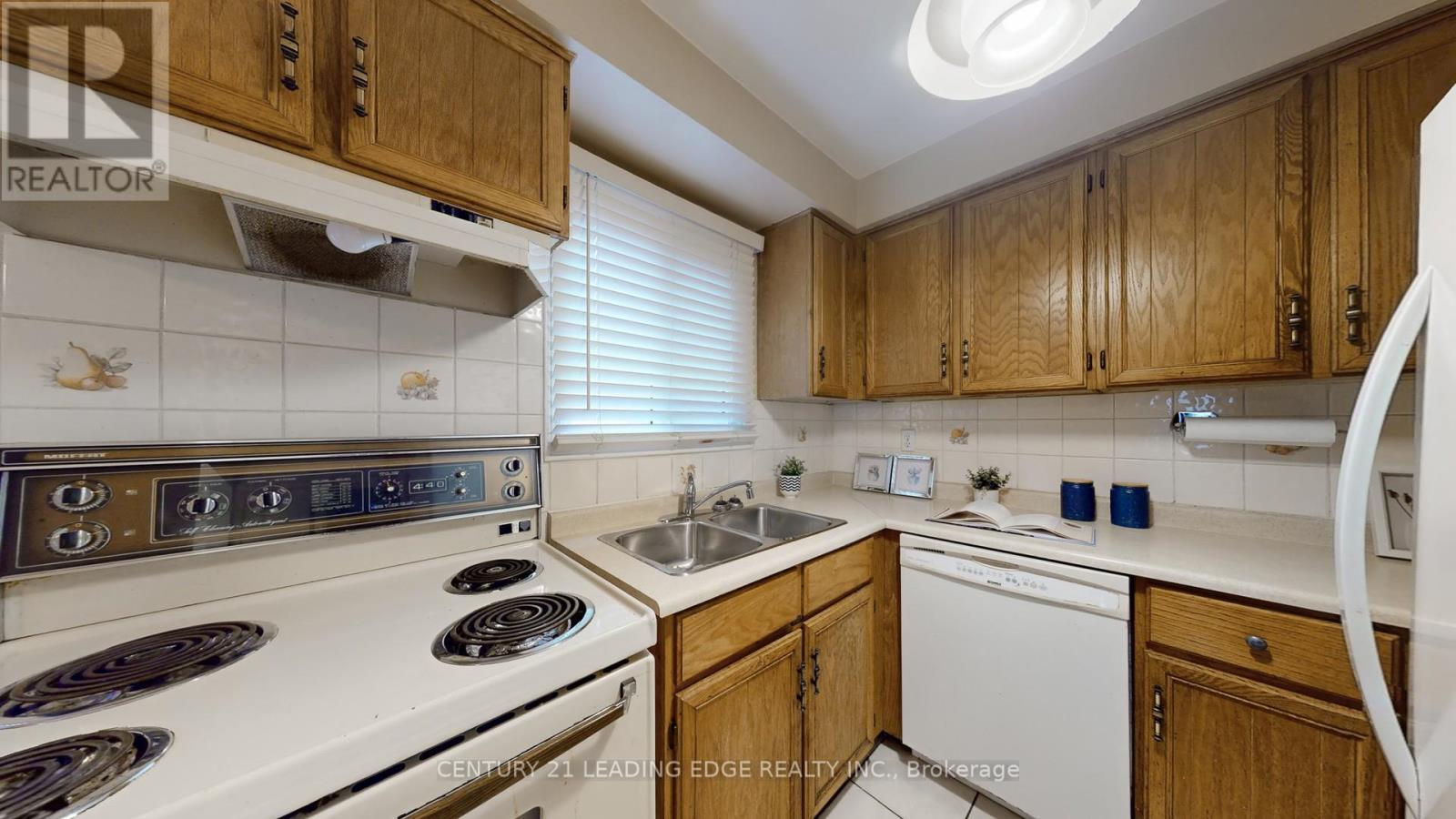 6 Adrian Crescent, Markham, Ontario  L3P 6Z7 - Photo 13 - N12552804