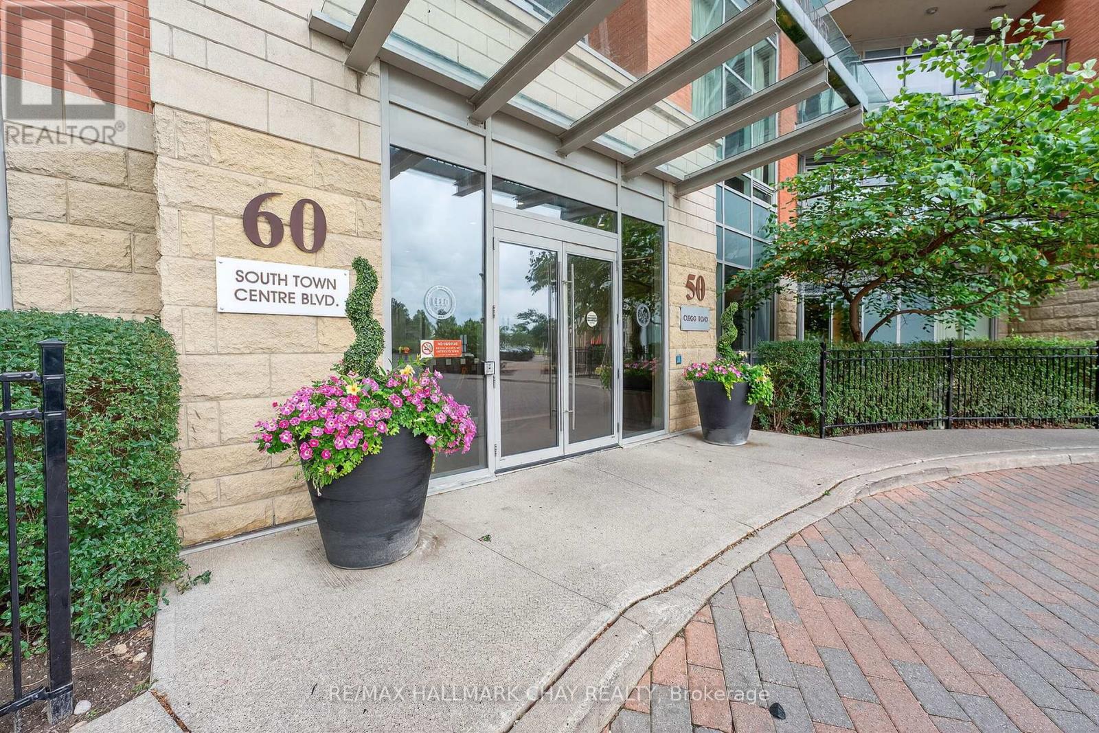 819 - 60 South Town Centre Boulevard, Markham, Ontario  L6G 0C5 - Photo 2 - N12552840