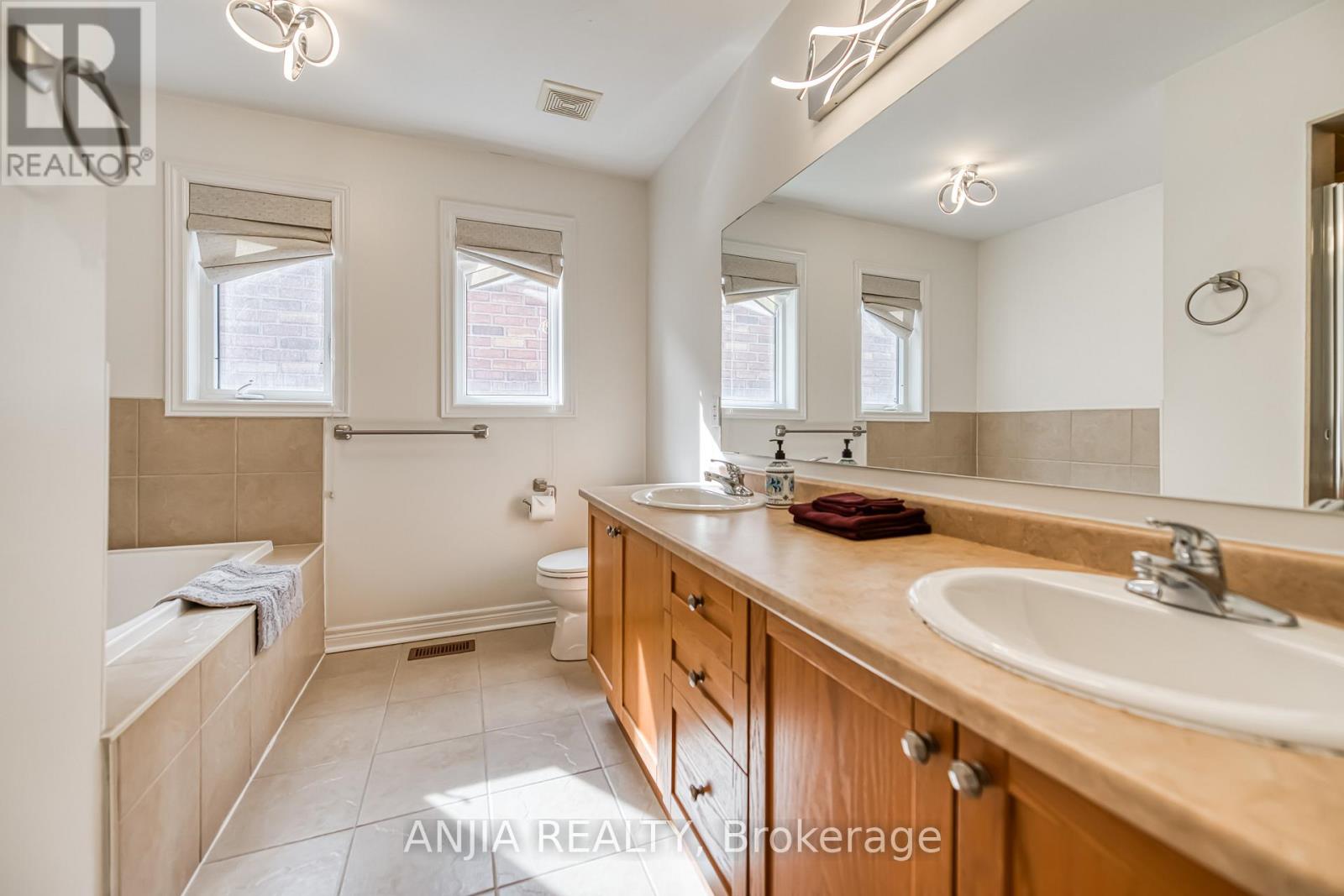 103 Shady Oaks Avenue, Markham, Ontario L6B 0P5 - Photo 33 - N12552868