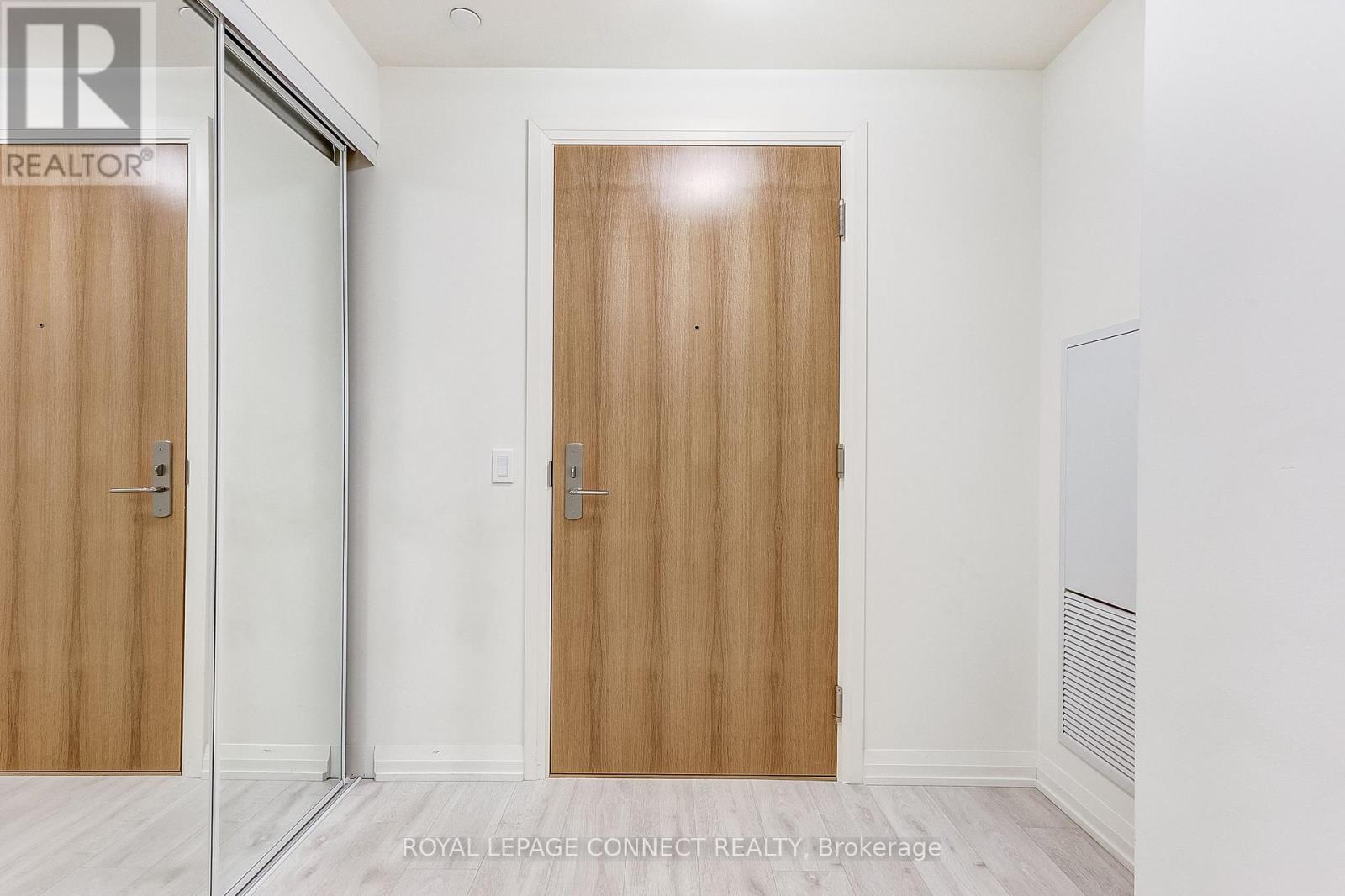 419 - 8960 Jane Street, Vaughan, Ontario L4K 0N9 - Photo 4 - N12552894