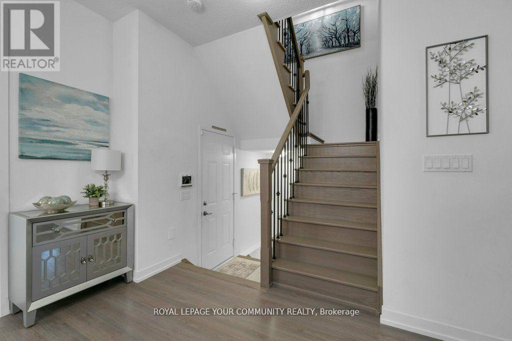 258 Harding Park Street, Newmarket, Ontario  L3Y 0E1 - Photo 11 - N12552954