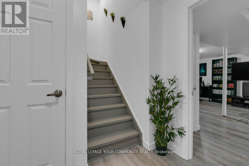 258 Harding Park Street, Newmarket, Ontario  L3Y 0E1 - Photo 38 - N12552954