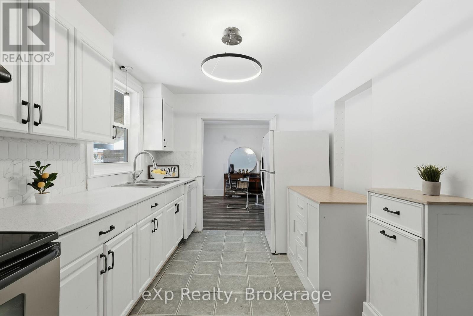 680 11th Street W, Owen Sound, Ontario  N4K 3T3 - Photo 11 - X12552990