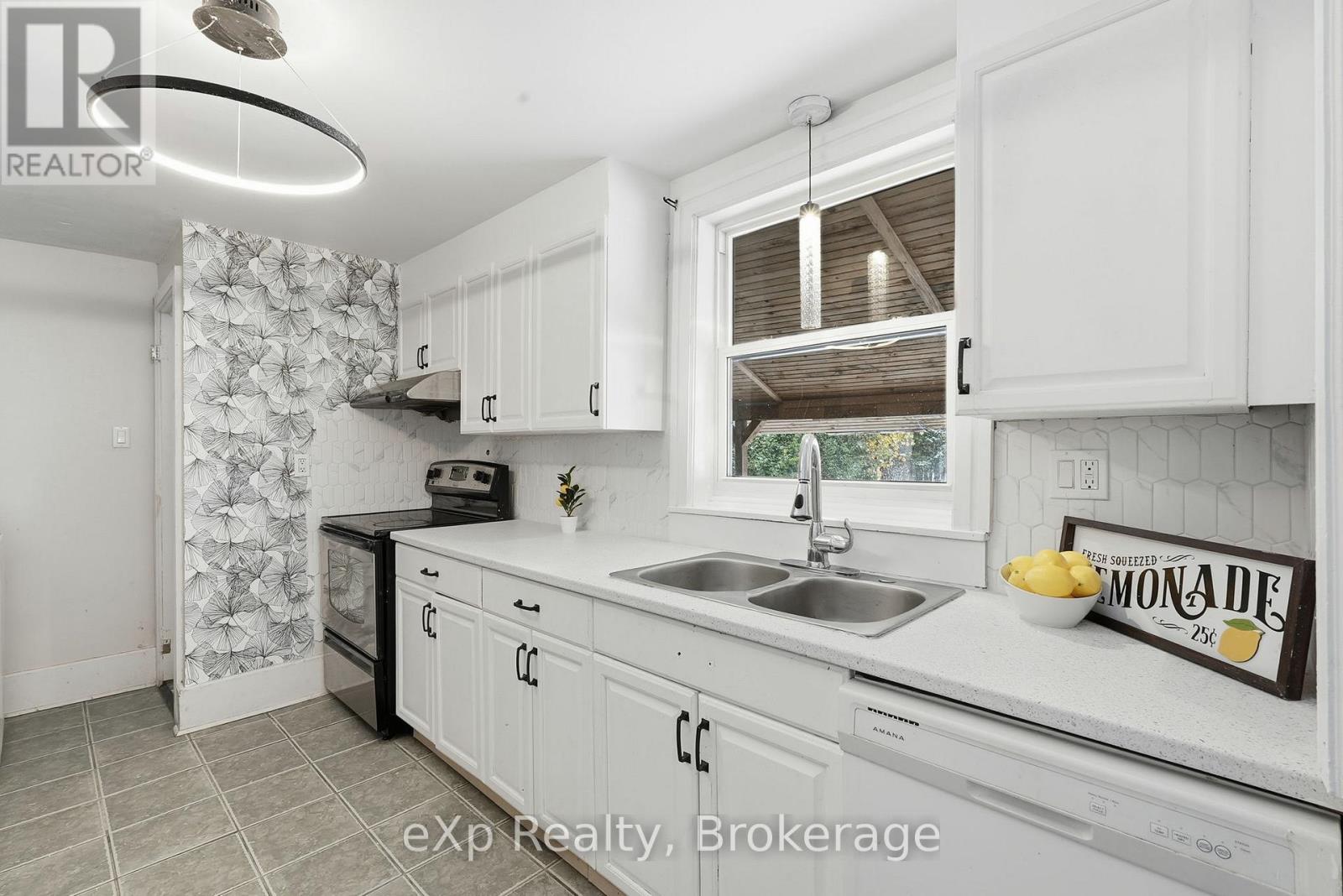 680 11th Street W, Owen Sound, Ontario  N4K 3T3 - Photo 12 - X12552990