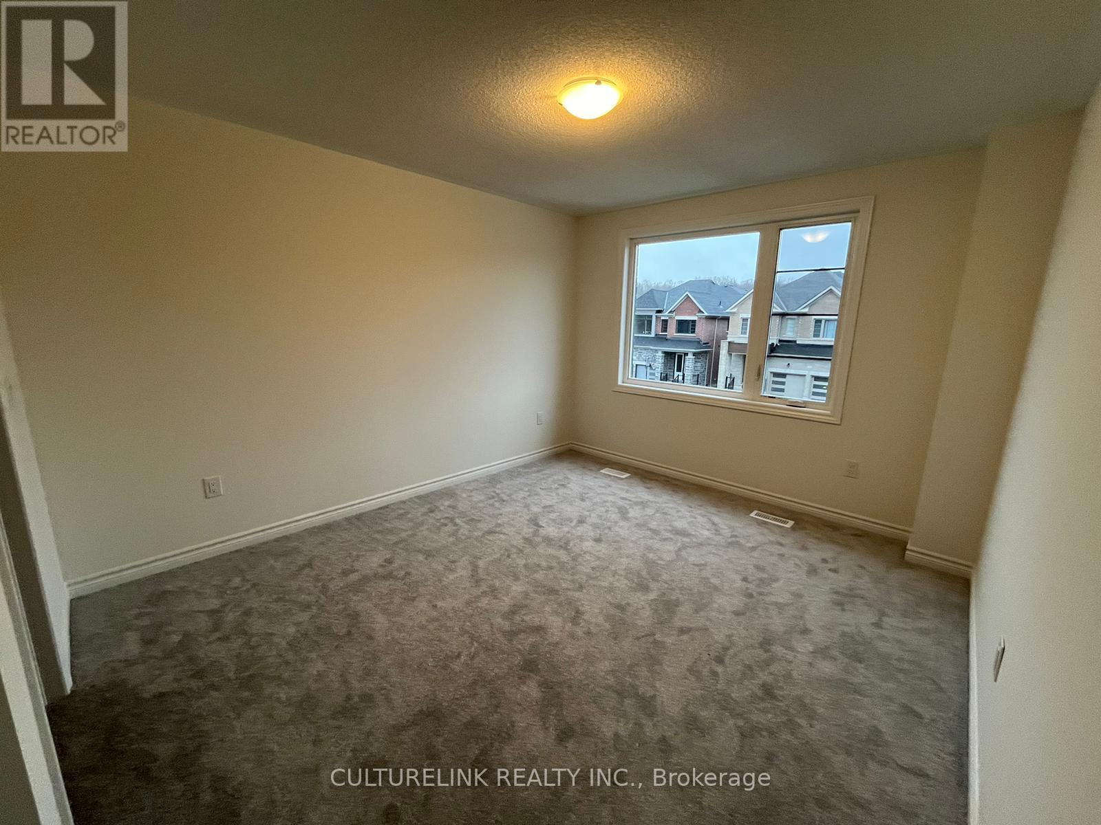 10 Sassafras Road, Springwater, Ontario  L9X 2C6 - Photo 12 - S12552768