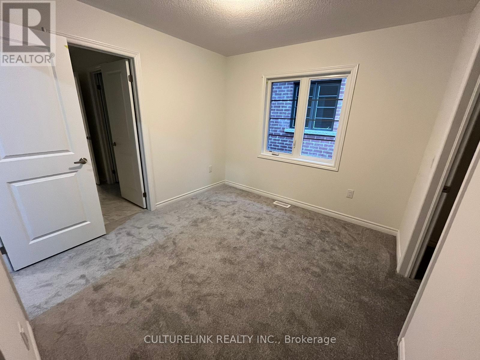 10 Sassafras Road, Springwater, Ontario  L9X 2C6 - Photo 13 - S12552768