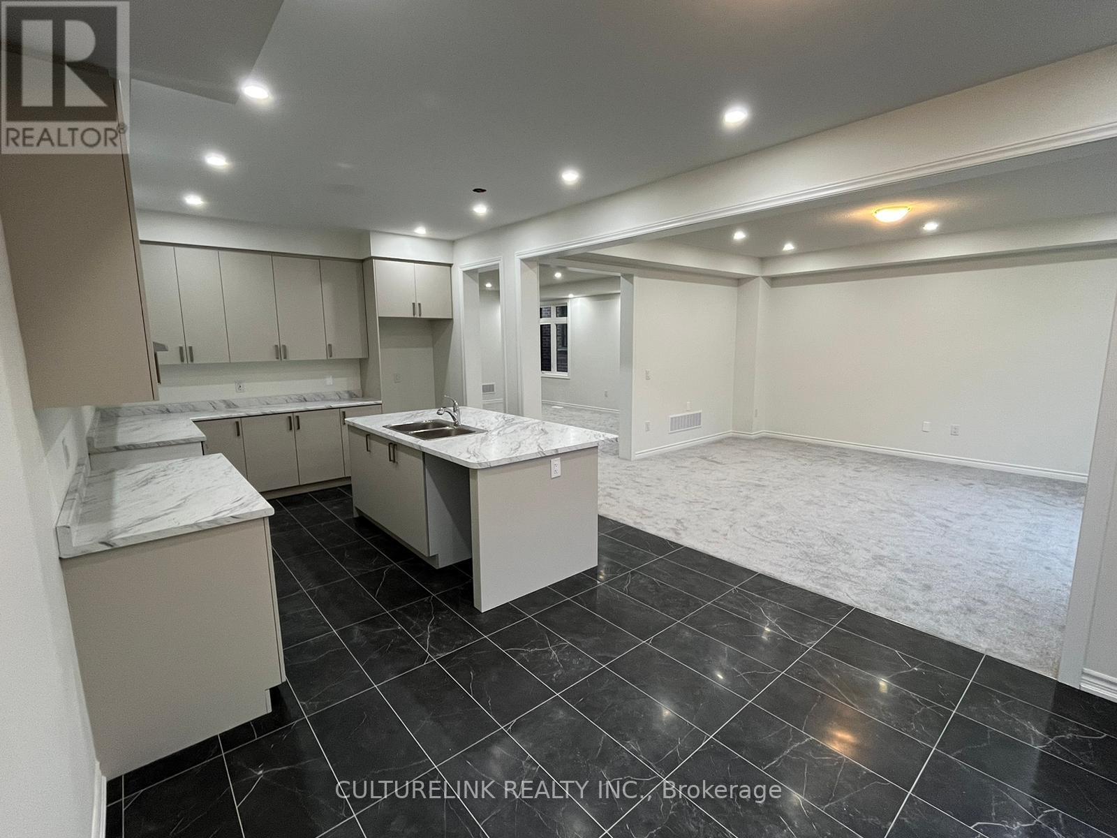 10 Sassafras Road, Springwater, Ontario  L9X 2C6 - Photo 4 - S12552768