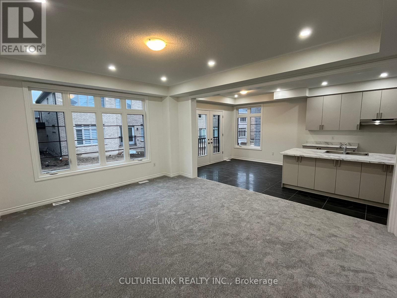 10 Sassafras Road, Springwater, Ontario  L9X 2C6 - Photo 5 - S12552768