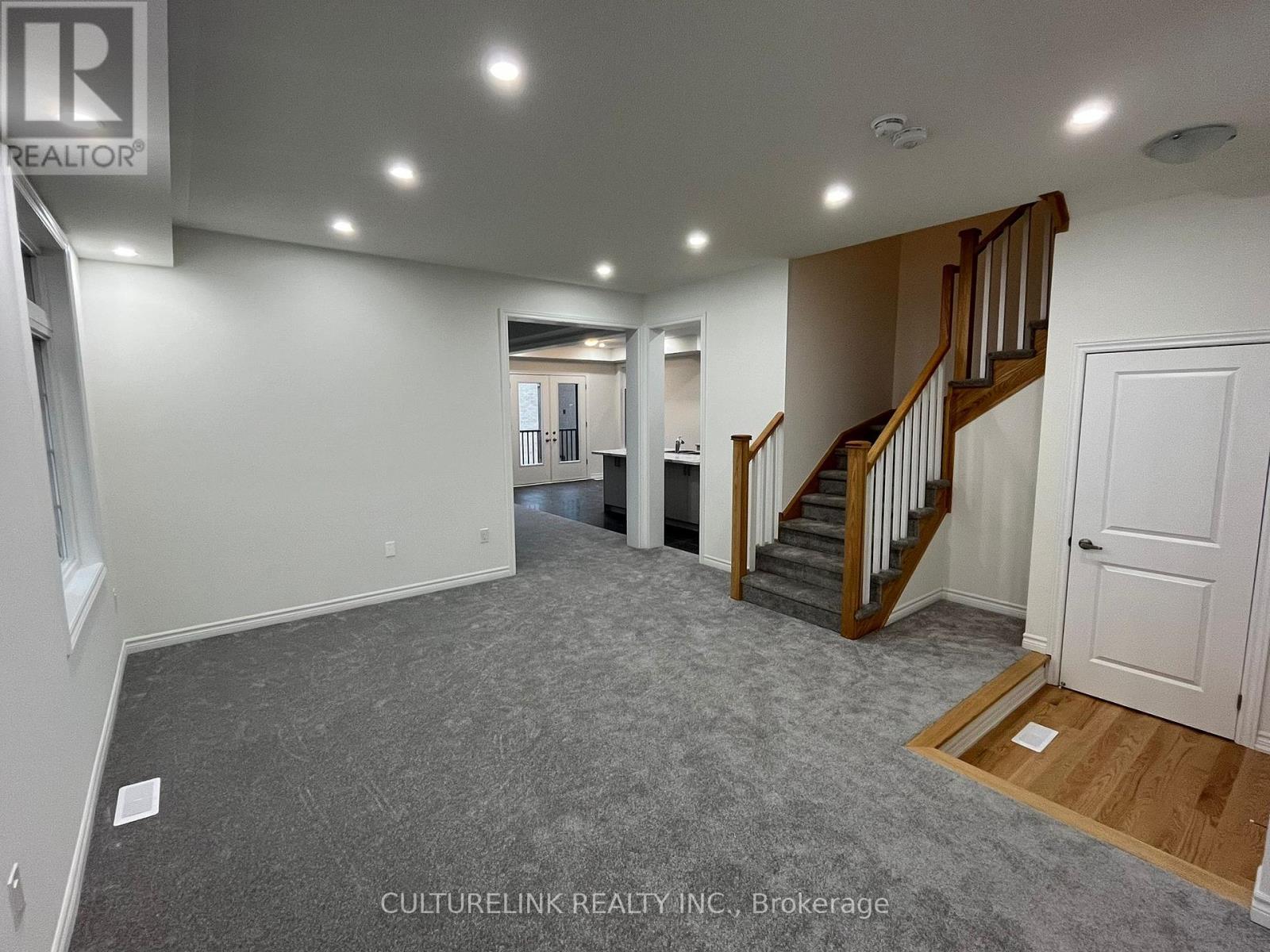 10 Sassafras Road, Springwater, Ontario  L9X 2C6 - Photo 8 - S12552768