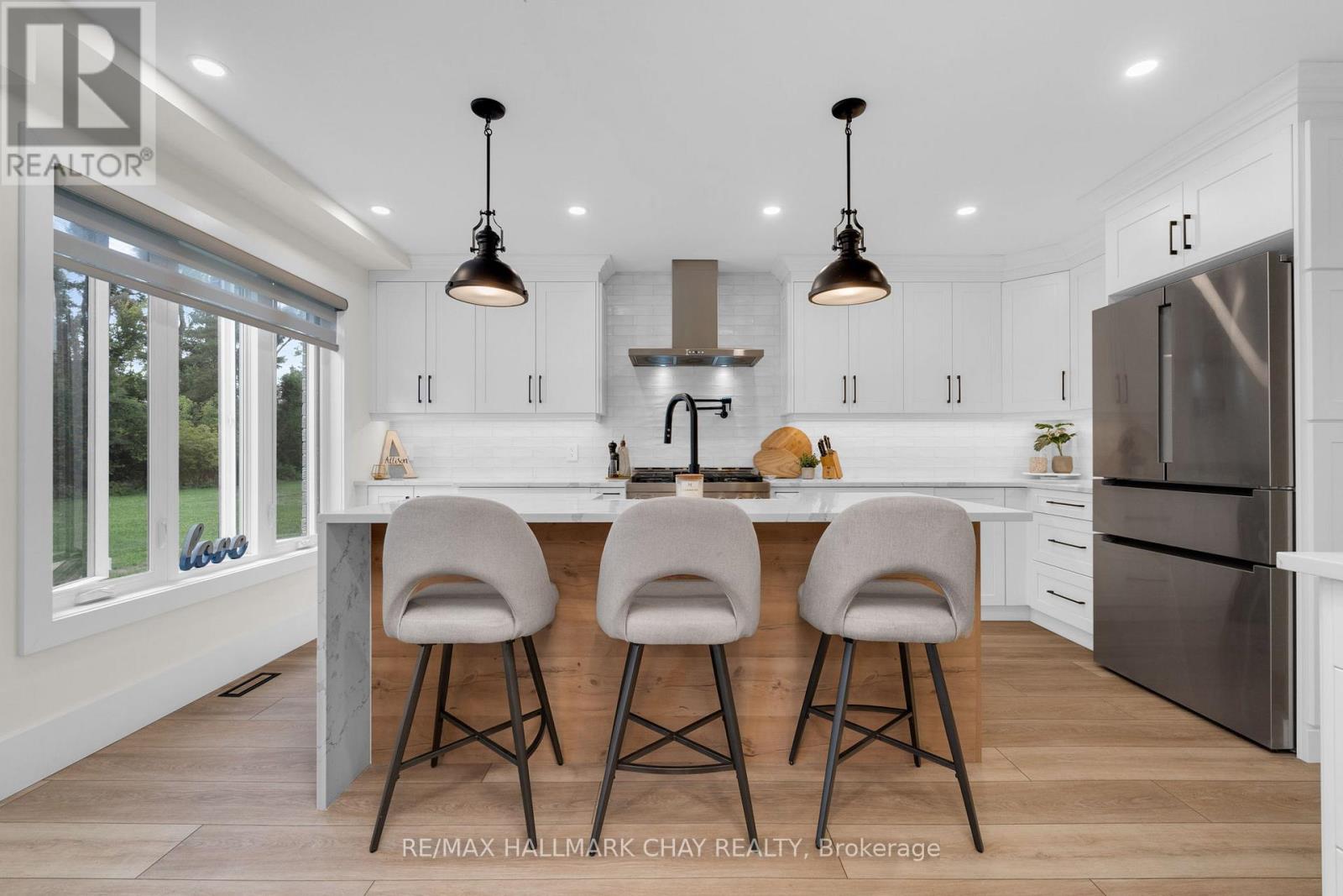 3 Heatherwood Drive, Springwater, Ontario  L9X 0N4 - Photo 10 - S12552934