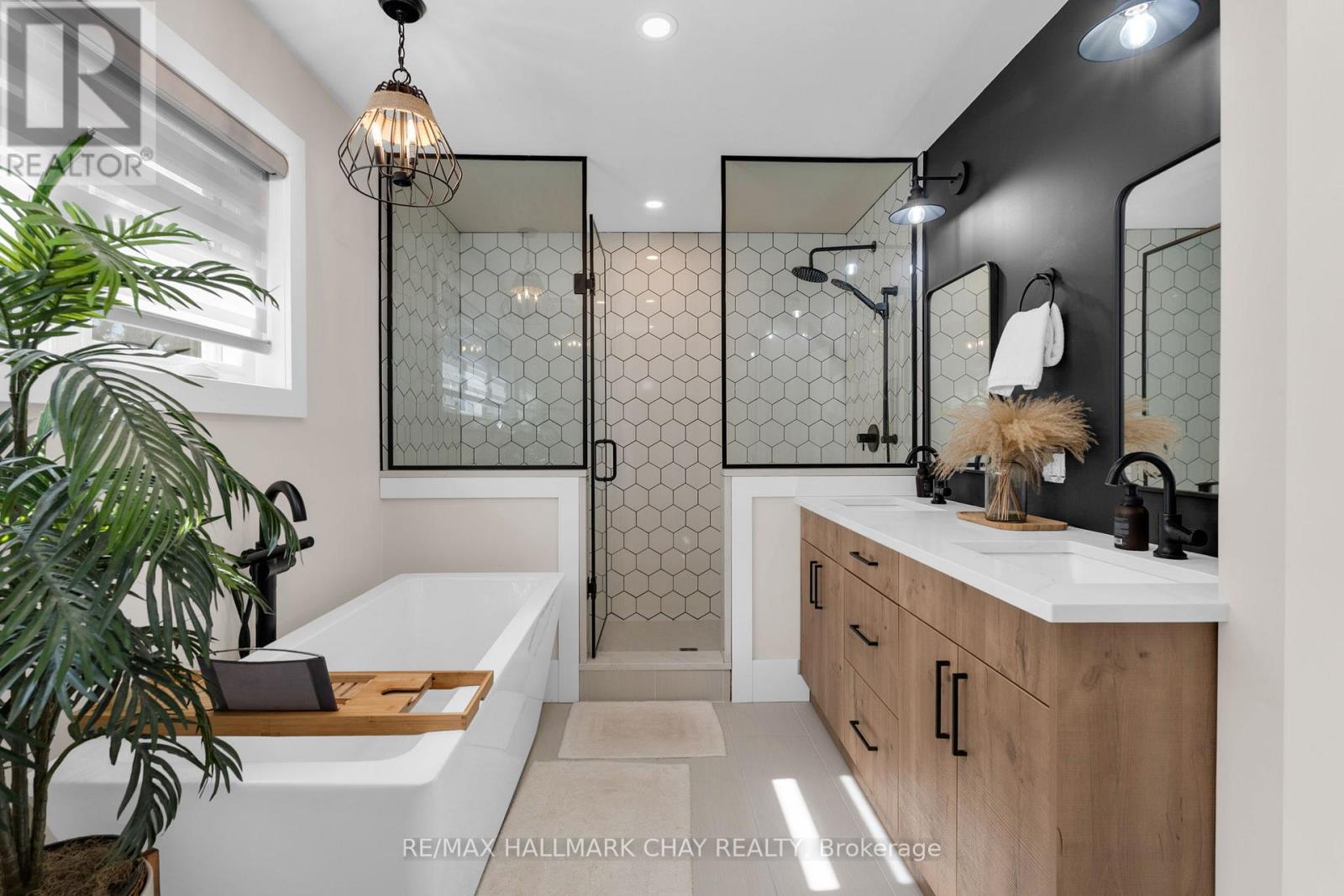 3 Heatherwood Drive, Springwater, Ontario  L9X 0N4 - Photo 20 - S12552934