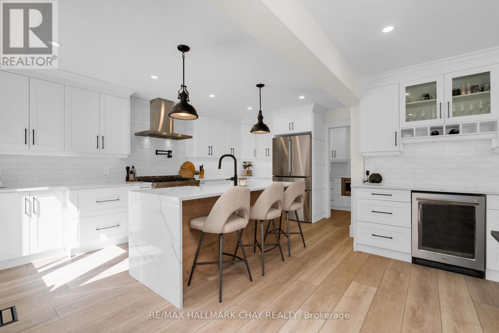 3 Heatherwood Drive, Springwater, Ontario  L9X 0N4 - Photo 8 - S12552934