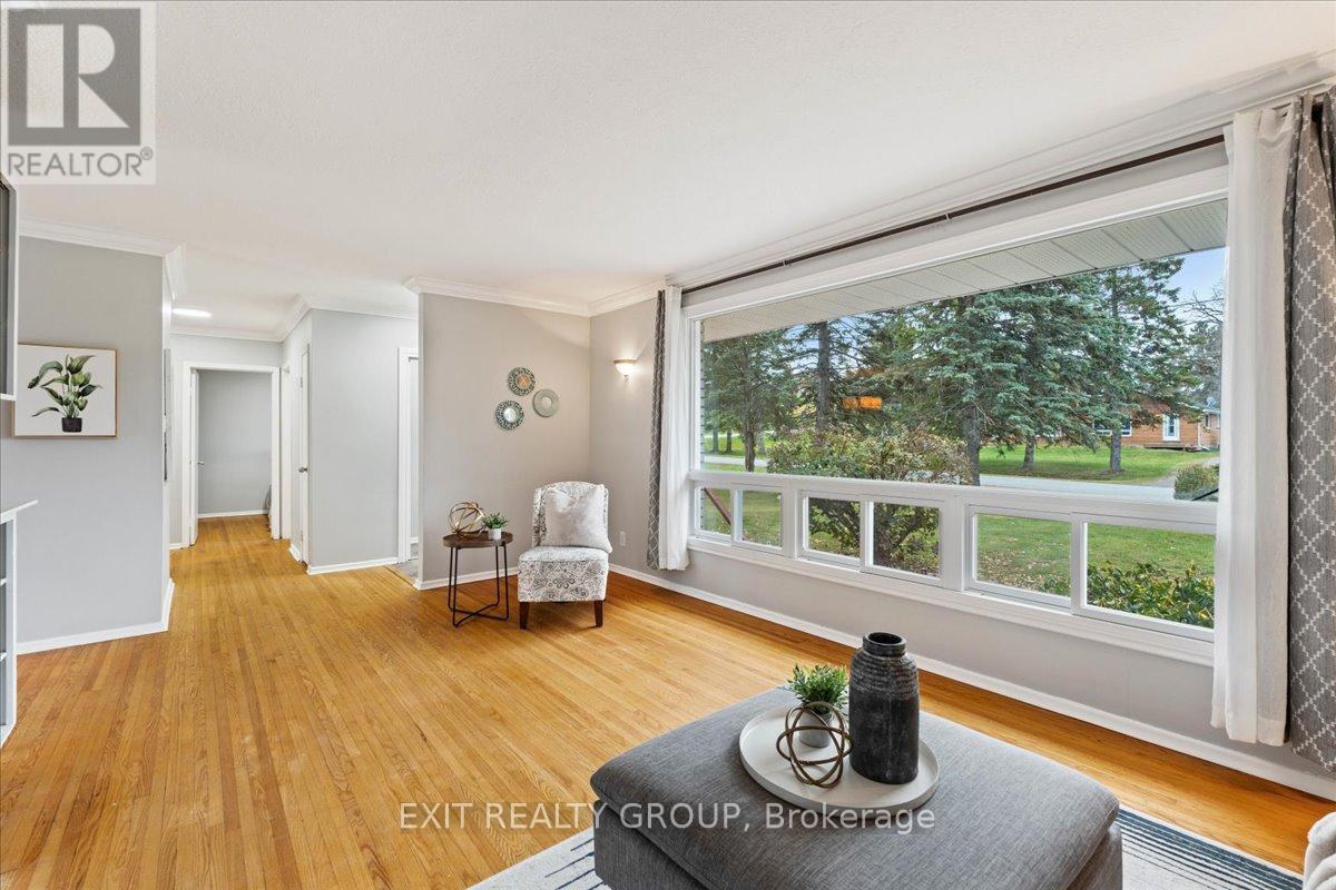 40 Hartsmere Road, Quinte West, Ontario K8V 5P4 - Photo 11 - X12553010